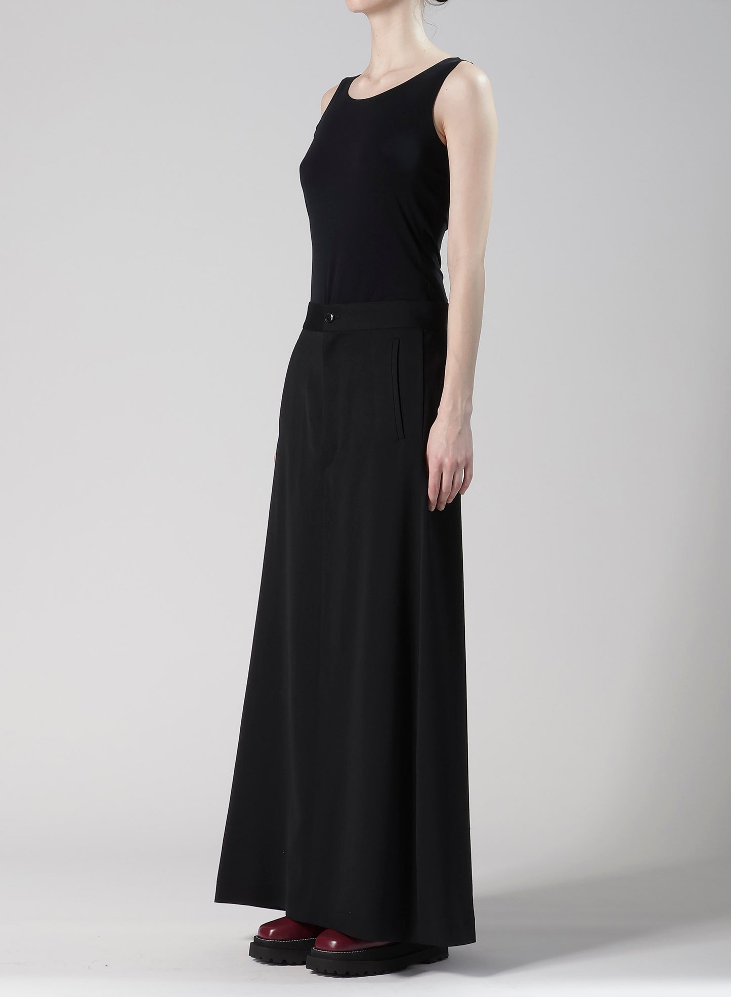 WOOL GABARDINE LINE SKIRT