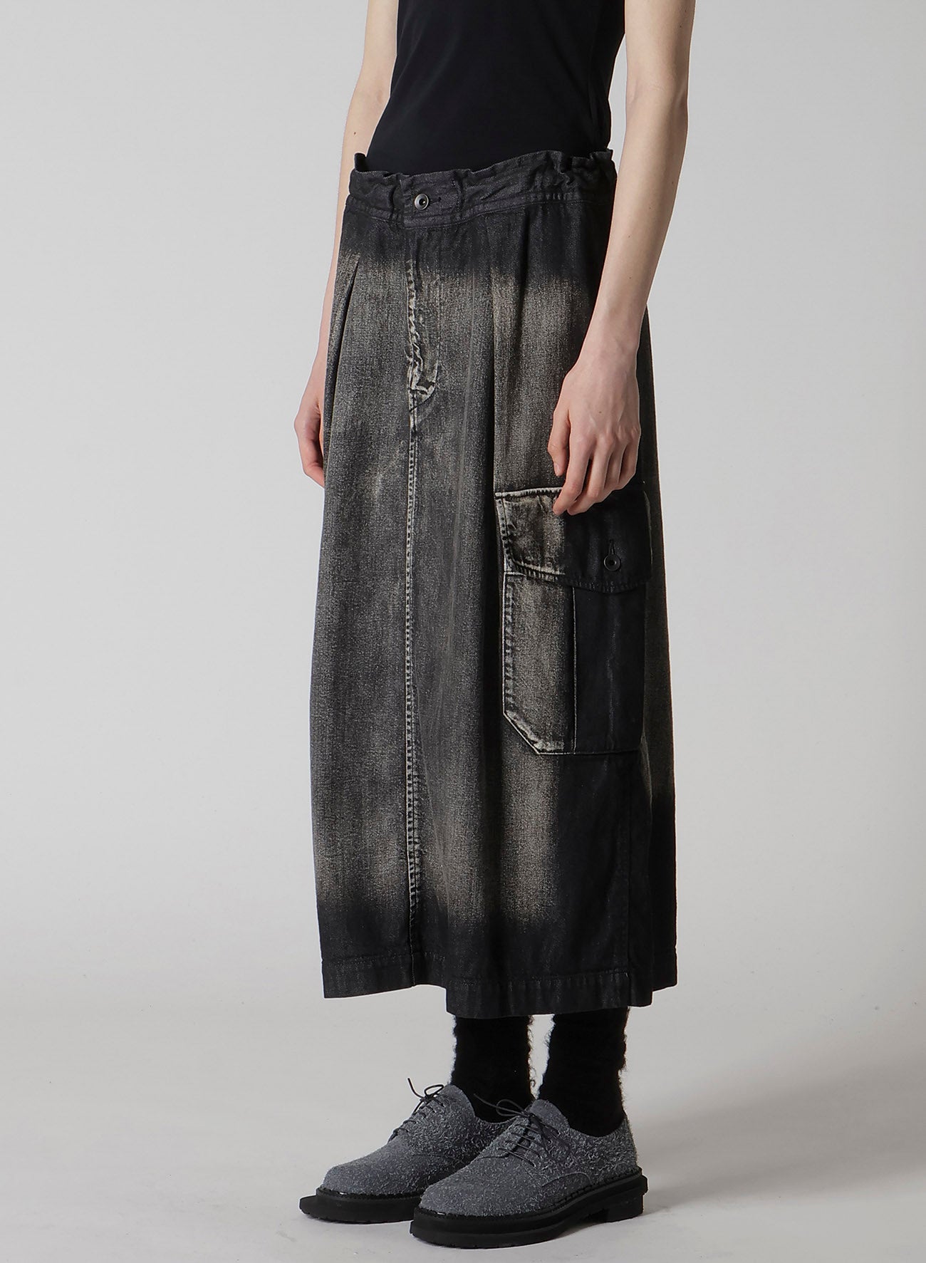 SPOTTED DENIM SIDE POCKET STRAIGHT SKIRT