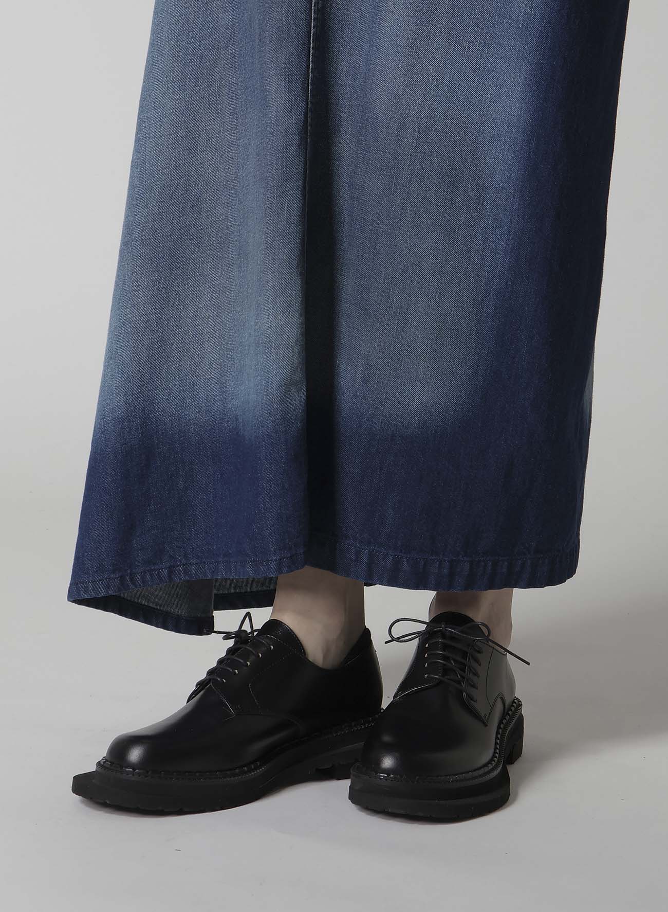 SPOTTED DENIM RIGHT SIDE FLARE SKIRT