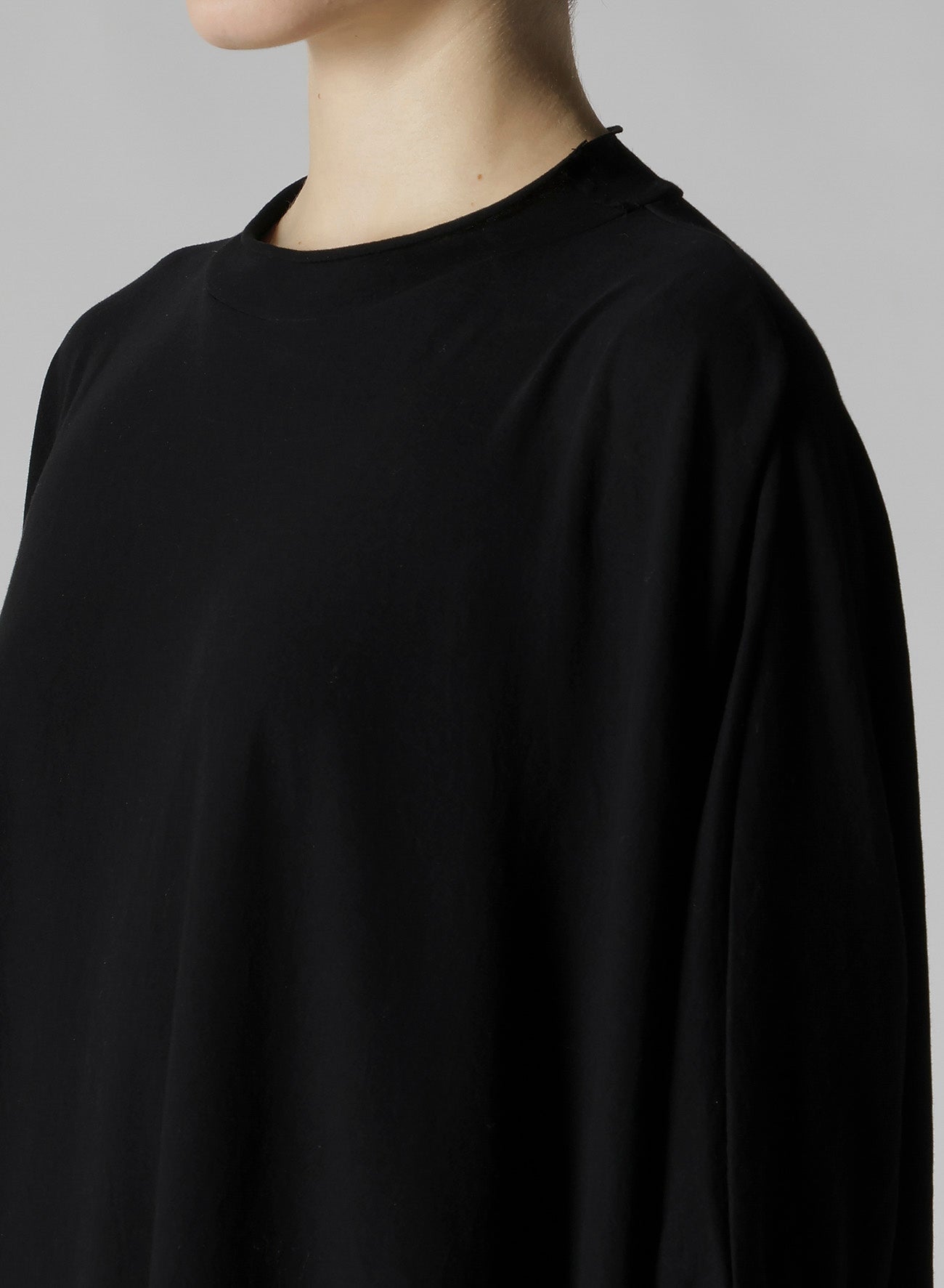 HARD-TWISTED JERSEY ASYMMETRIC DOLMAN T