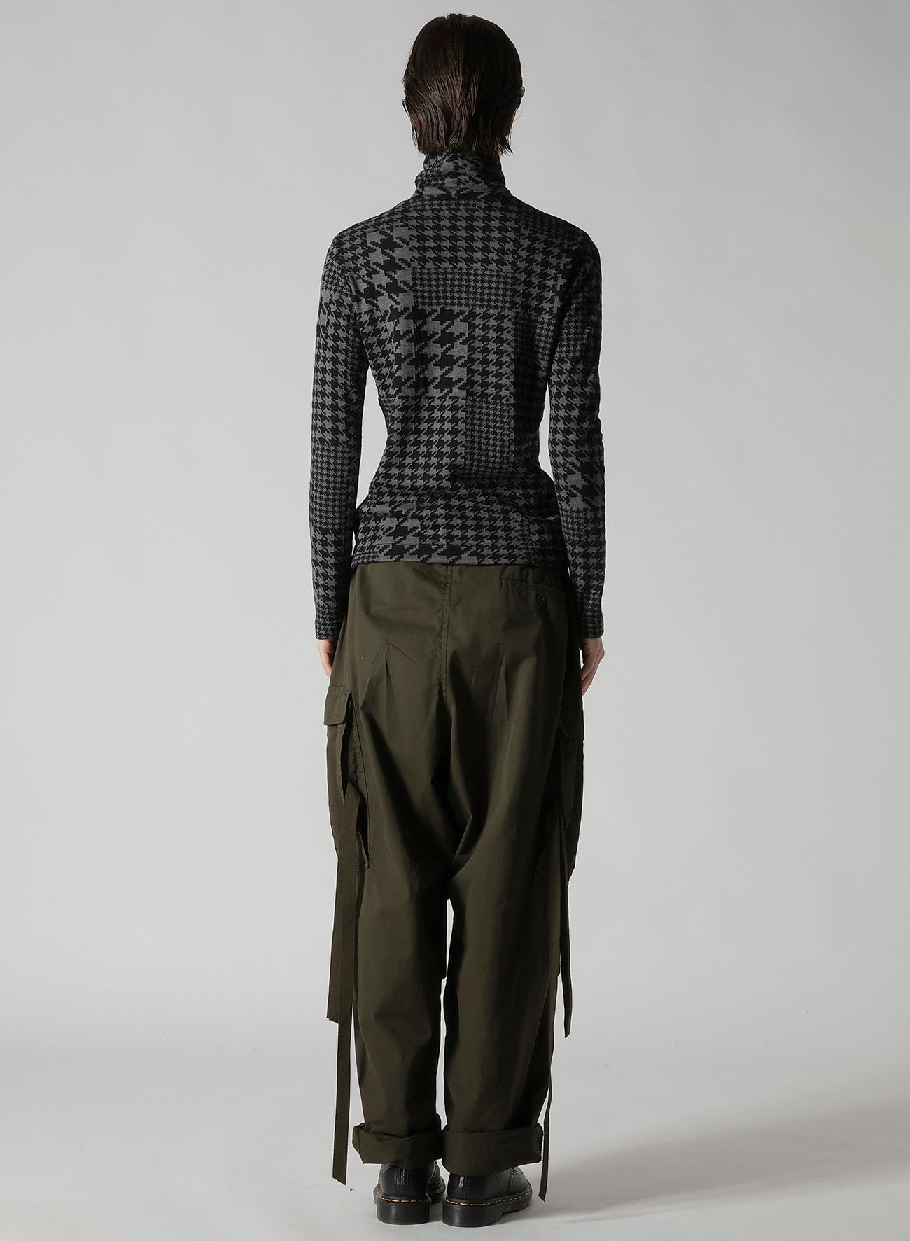 HOUNDSTOOTH UNBALANCED HIGH NECK LONG SLEEVE T