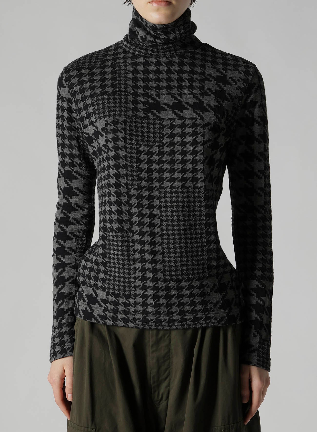 HOUNDSTOOTH UNBALANCED HIGH NECK LONG SLEEVE T