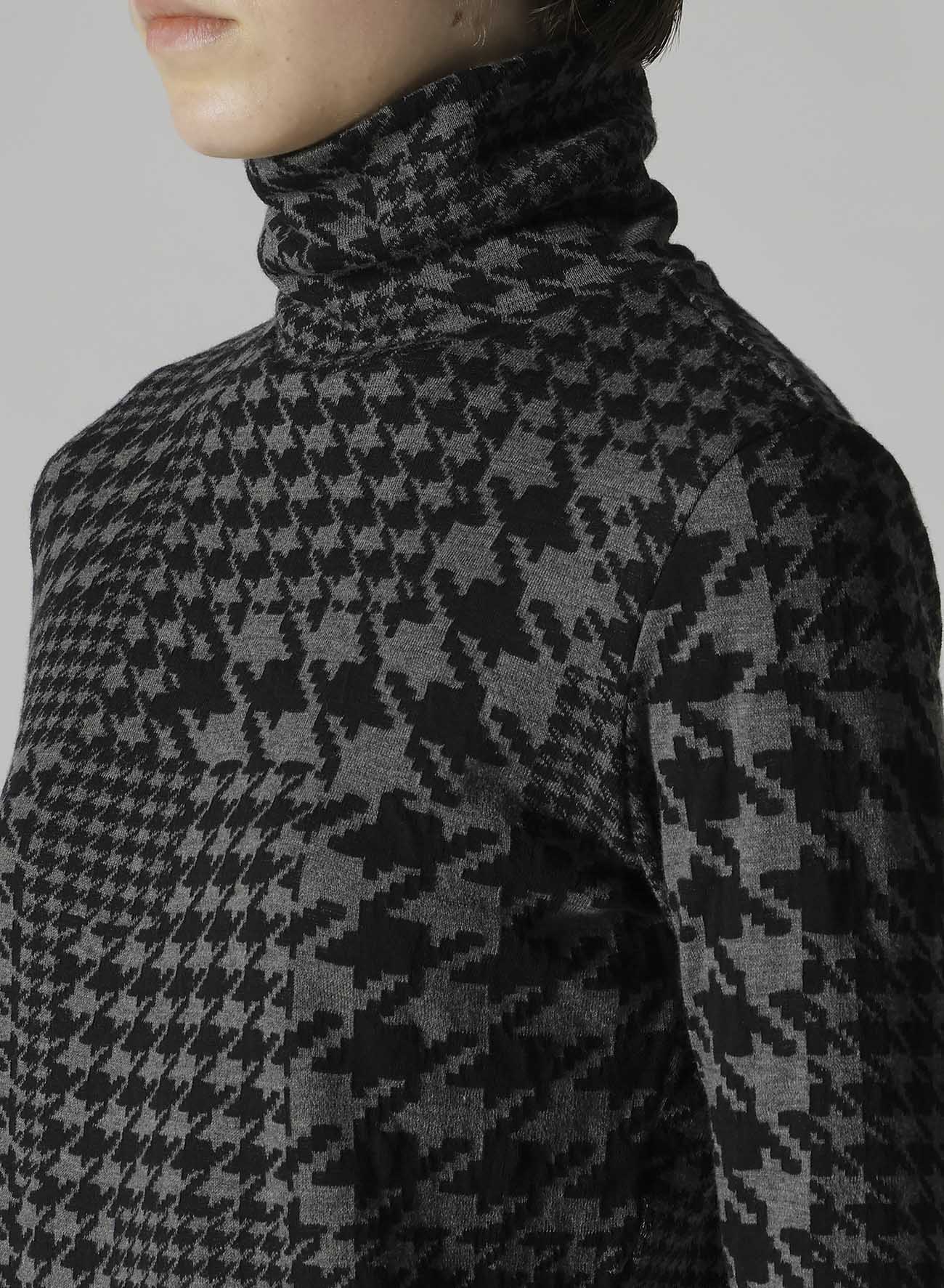 HOUNDSTOOTH UNBALANCED HIGH NECK LONG SLEEVE T