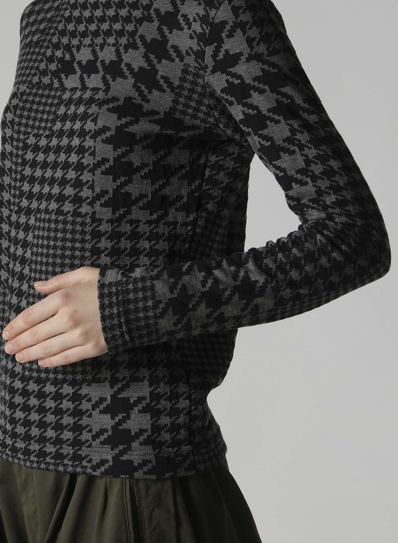 HOUNDSTOOTH UNBALANCED HIGH NECK LONG SLEEVE T