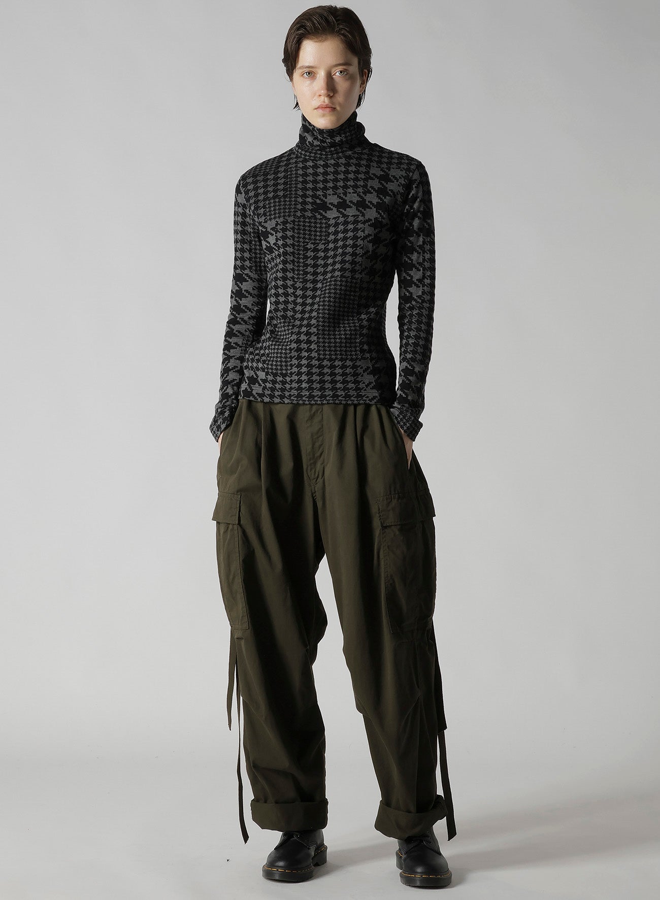 HOUNDSTOOTH UNBALANCED HIGH NECK LONG SLEEVE T