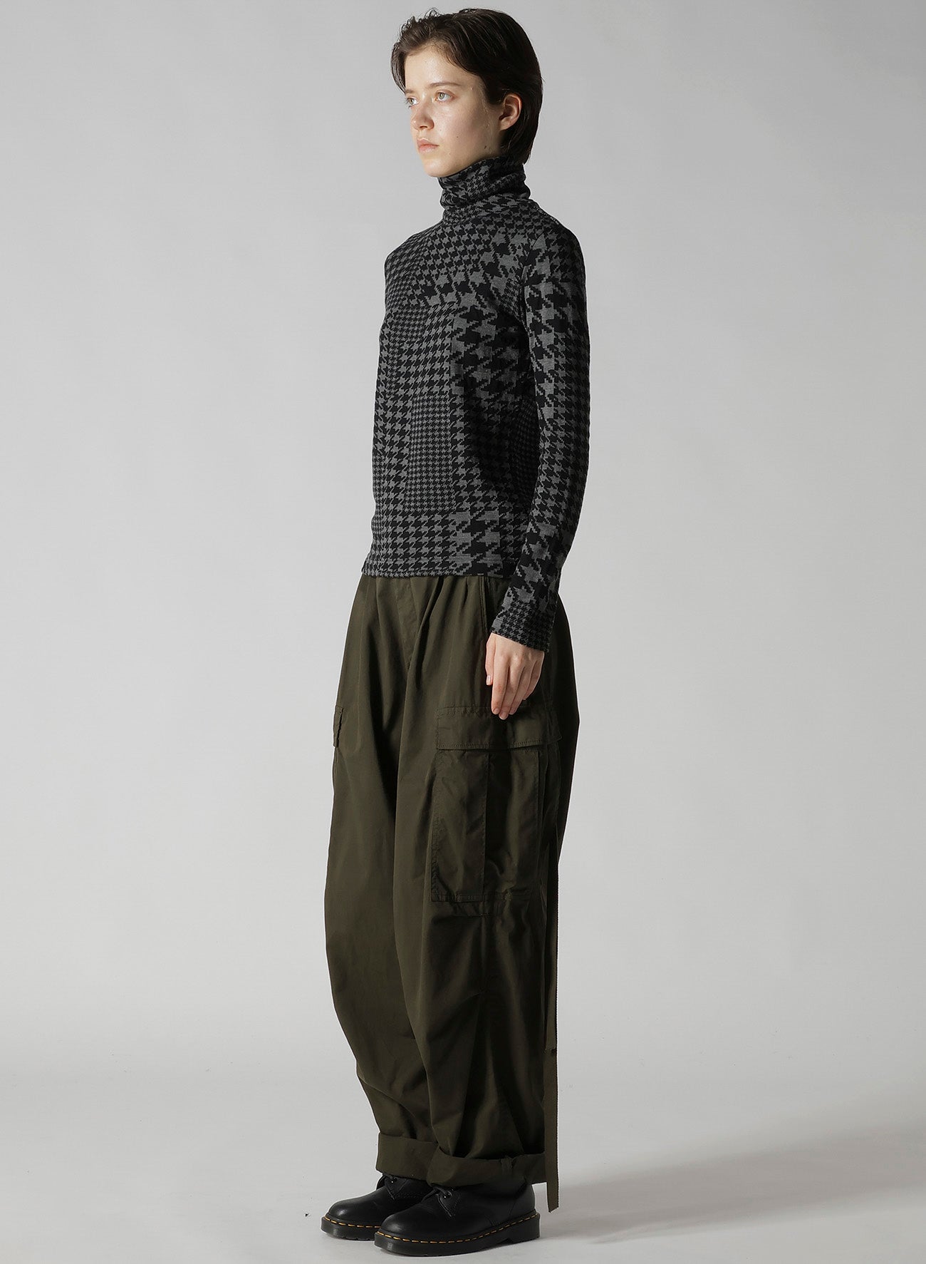 HOUNDSTOOTH UNBALANCED HIGH NECK LONG SLEEVE T