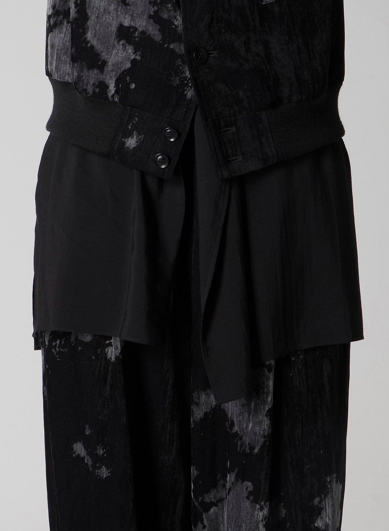 DISCHARGE-PRINTED VELVET SHIRT-COLLAR BLOUSON