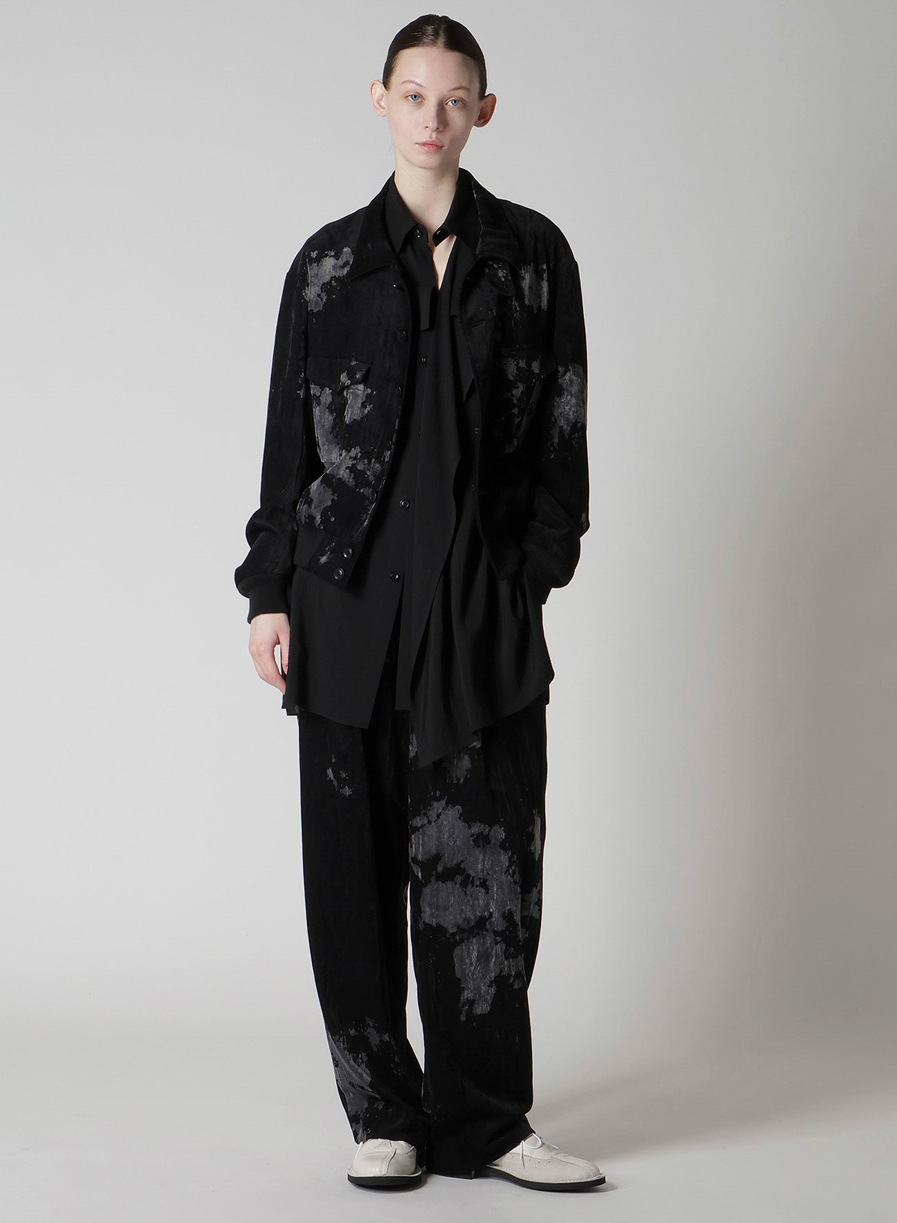DISCHARGE-PRINTED VELVET SHIRT-COLLAR BLOUSON
