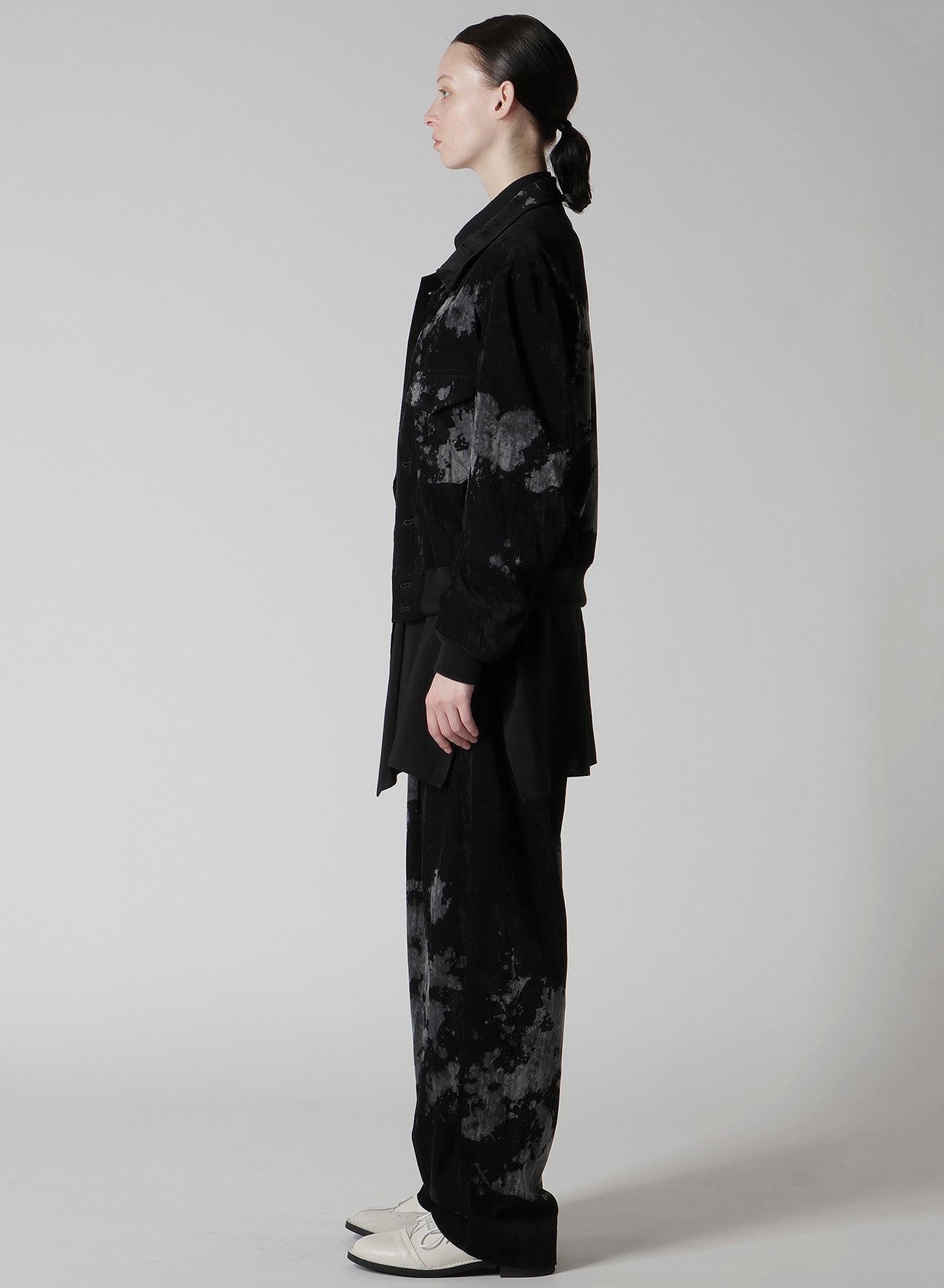 DISCHARGE-PRINTED VELVET SHIRT-COLLAR BLOUSON