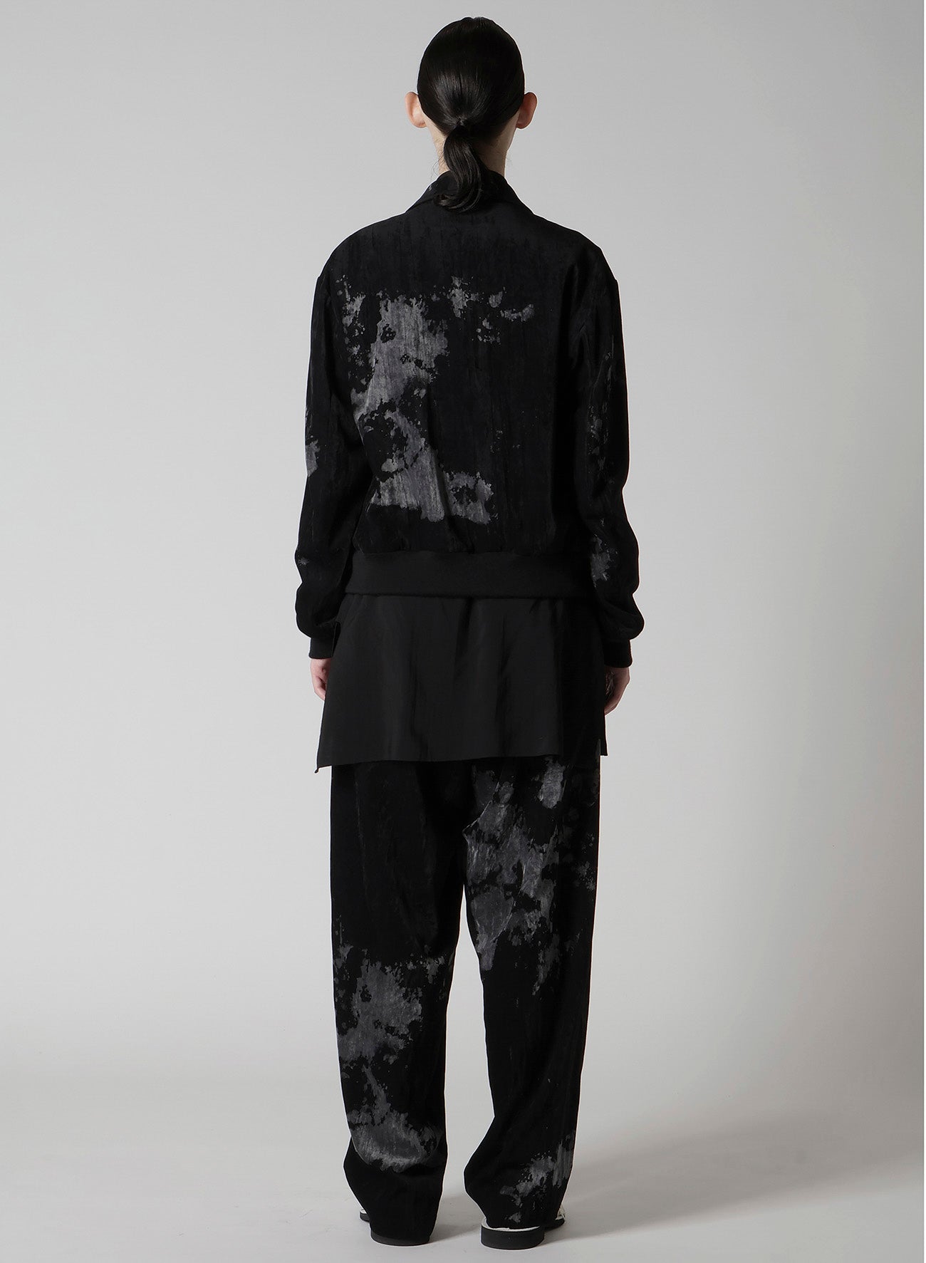 DISCHARGE-PRINTED VELVET SHIRT-COLLAR BLOUSON