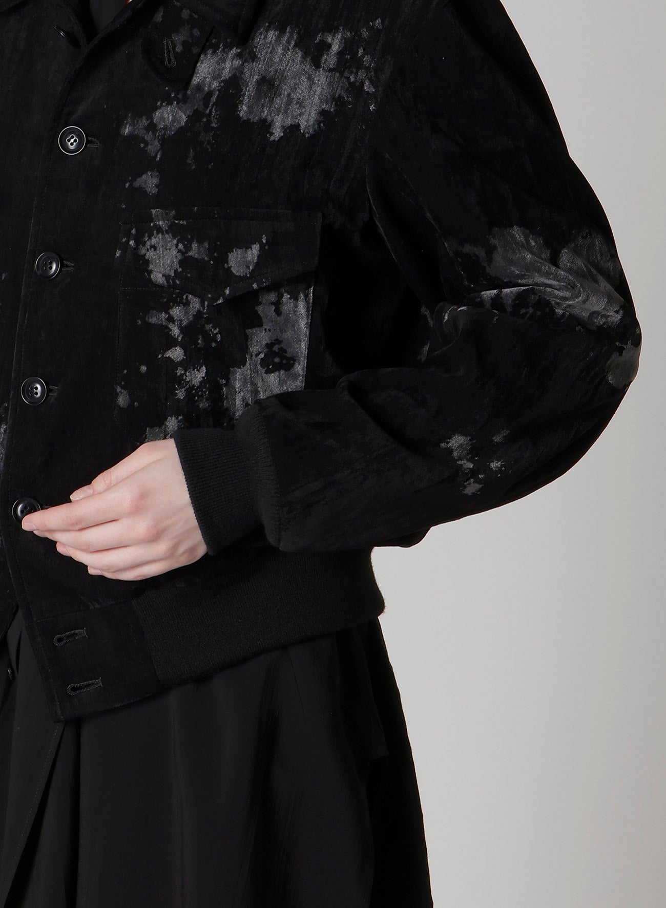 DISCHARGE-PRINTED VELVET SHIRT-COLLAR BLOUSON