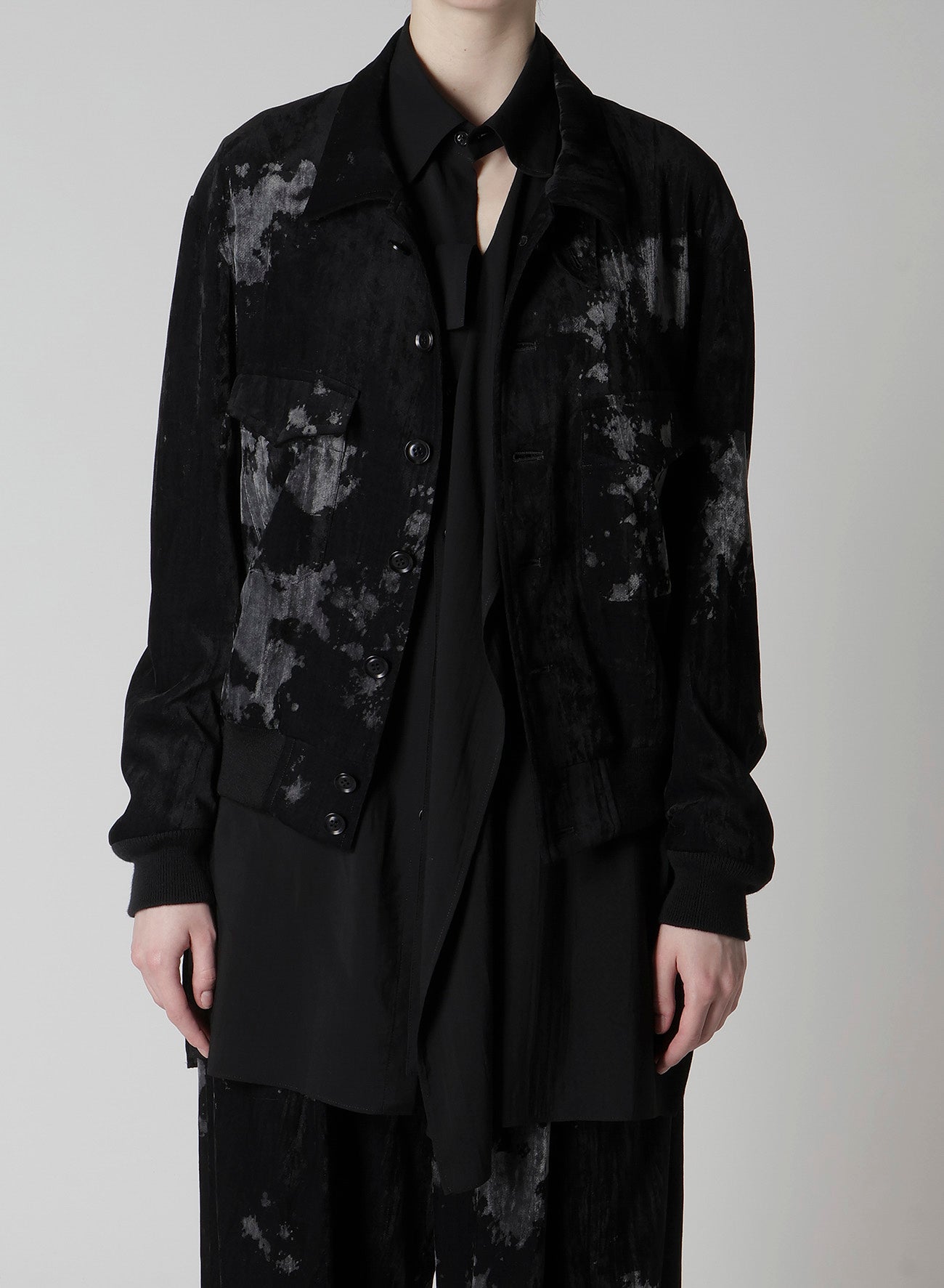 DISCHARGE-PRINTED VELVET SHIRT-COLLAR BLOUSON