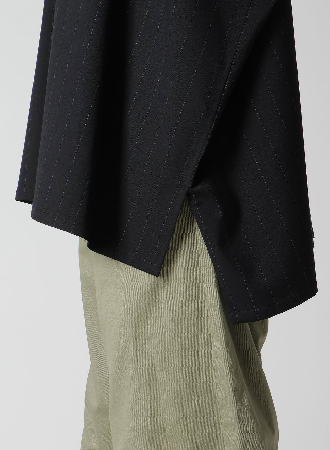 W/RY STRIPE ROLLED SLEEVE BLOUSE