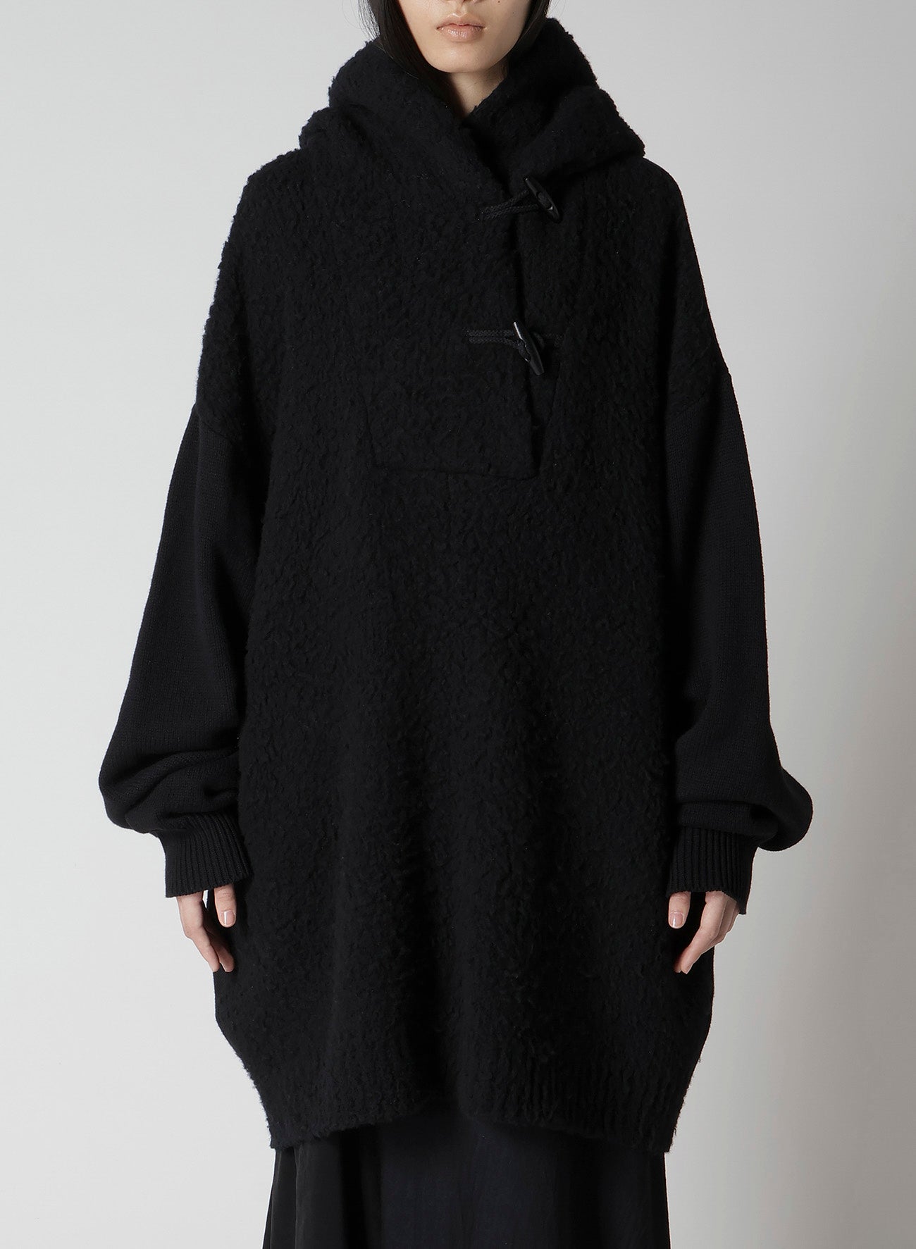 TOGGLE BUTTUN HOODIE