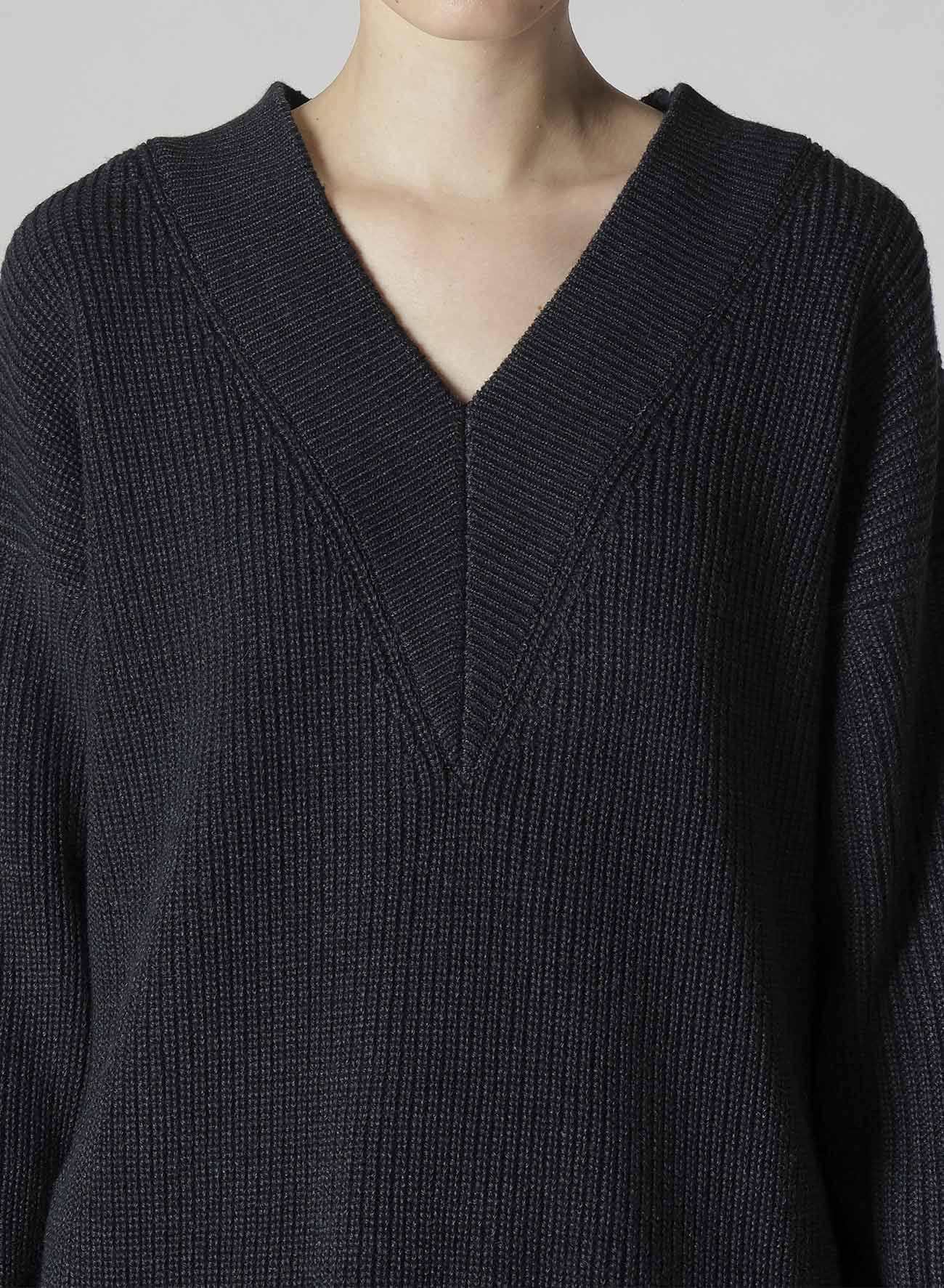 BIG V-NECK KNITTED CARDIGAN