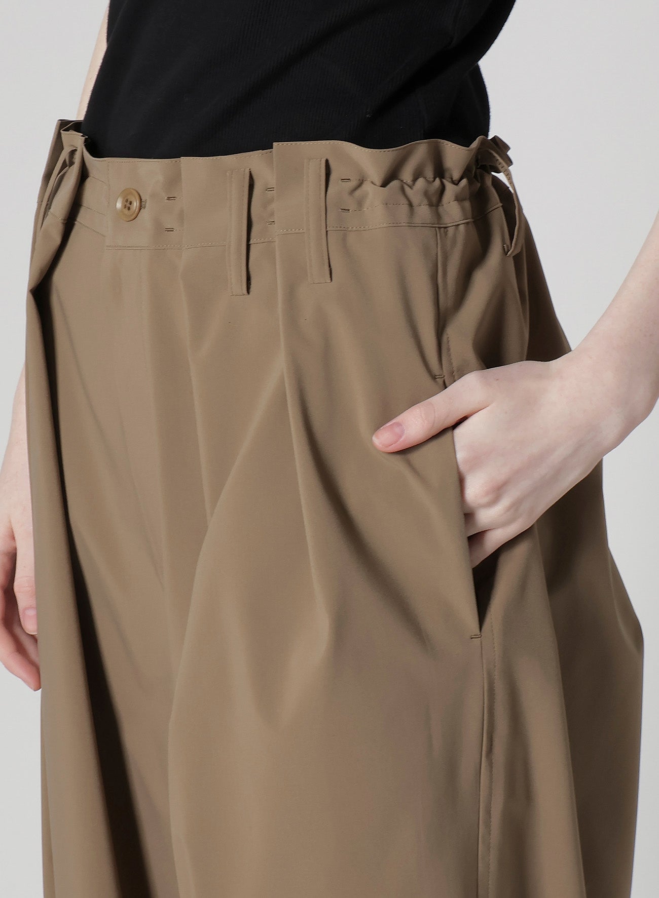 PE/ TAFTA DOUBLE TUCK GATEHRED PANTS