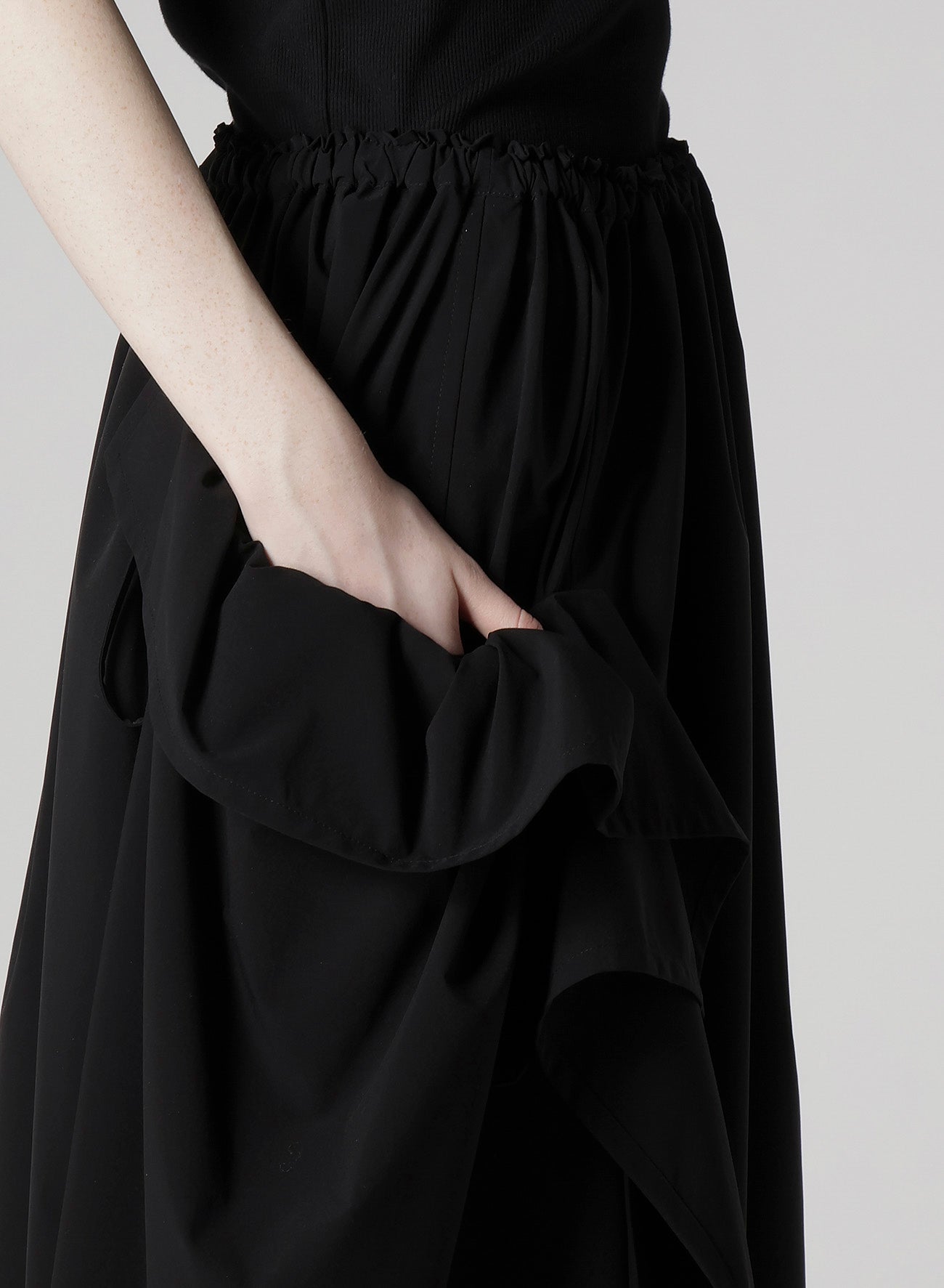 PE/ TAFTA GATHERED SKIRT