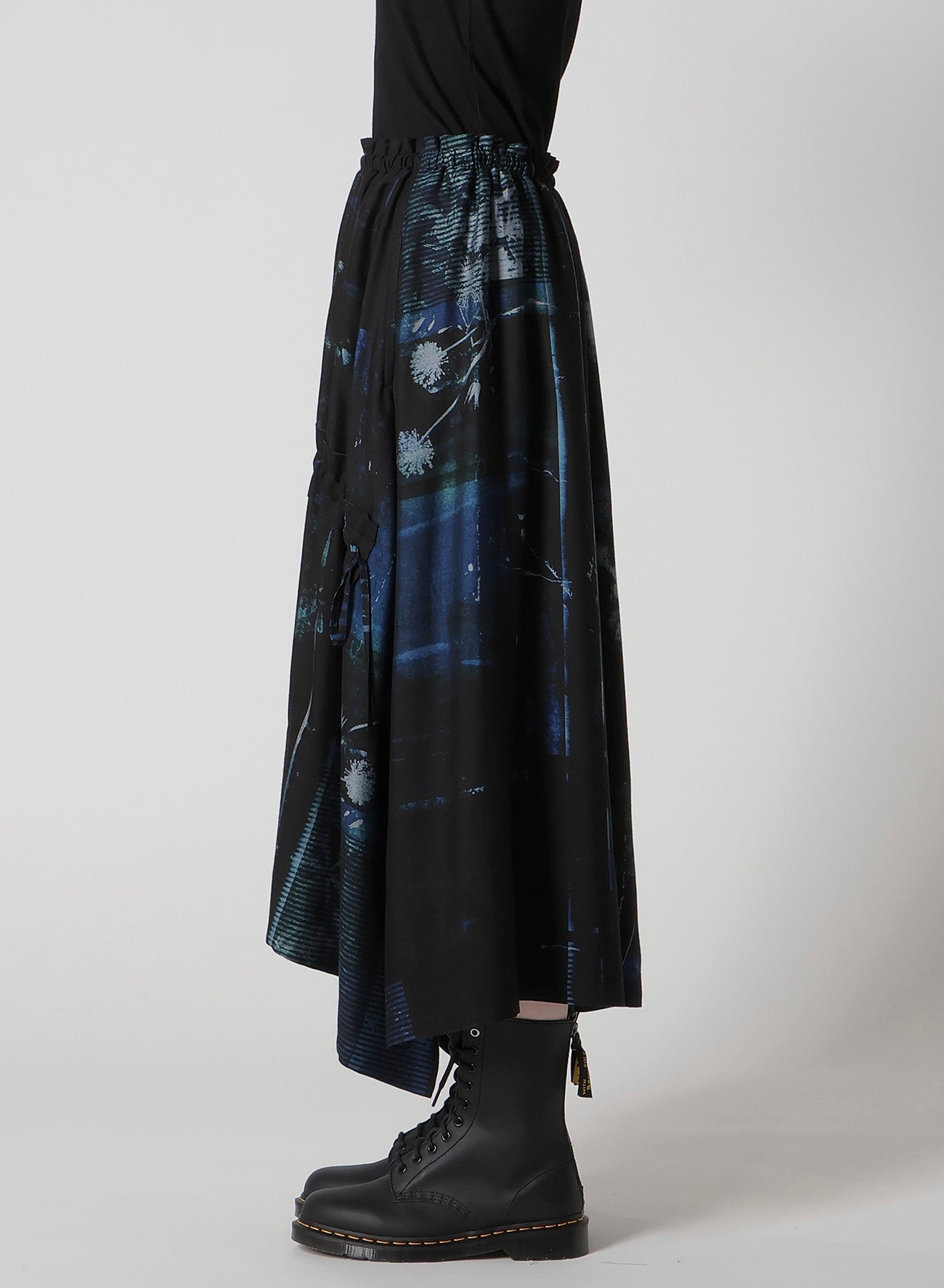 CUPRO BLURRY FLOWER PRINT SHIRRING SKIRT