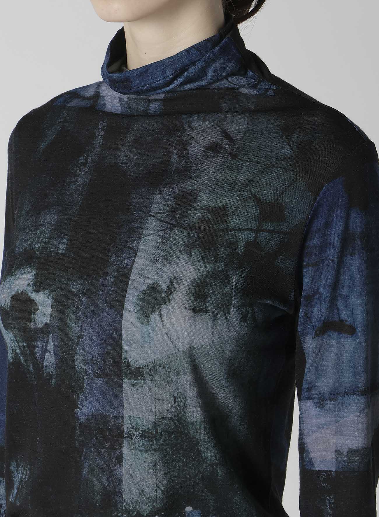 BLURRY FLOWER PRINTTED HIGH NECK LONG SLEEVE T