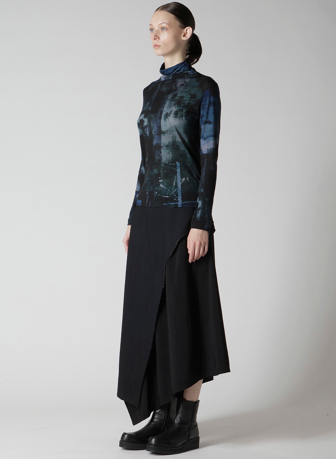 BLURRY FLOWER PRINTTED HIGH NECK LONG SLEEVE T
