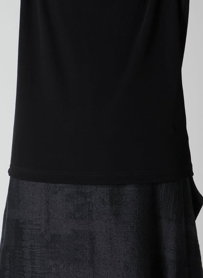 HARD-TWIST BACK BUTTON OFF-NECK T