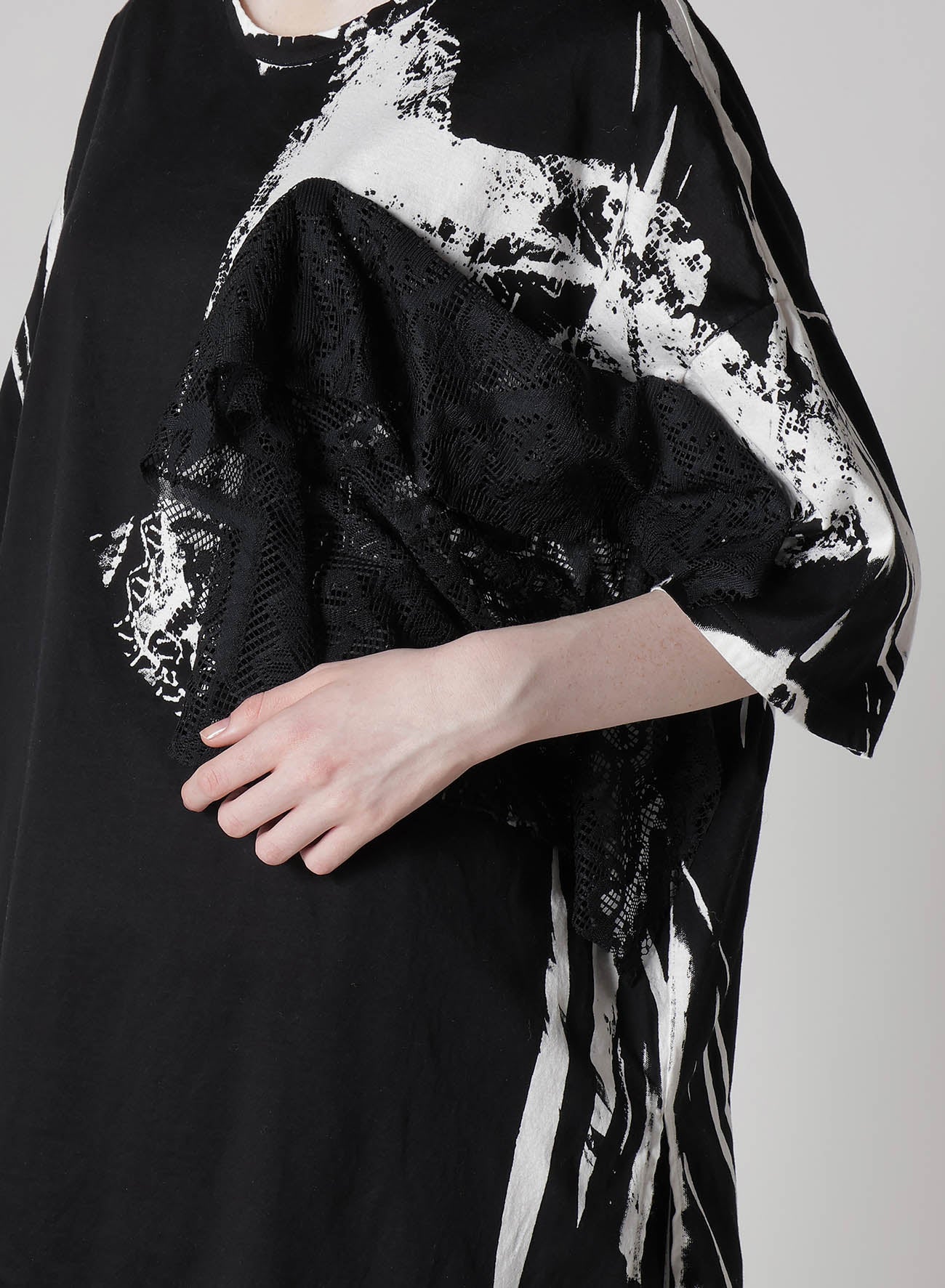 COTTON LACE/PRINT BIG POCKET PULLOVER