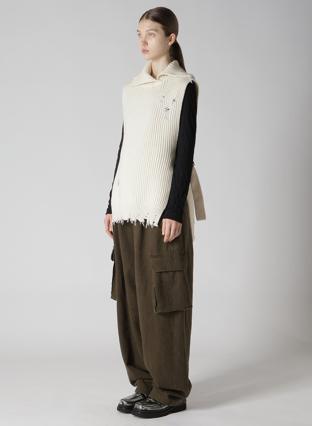 LAMB WOOL DAMAGED KNIT VEST