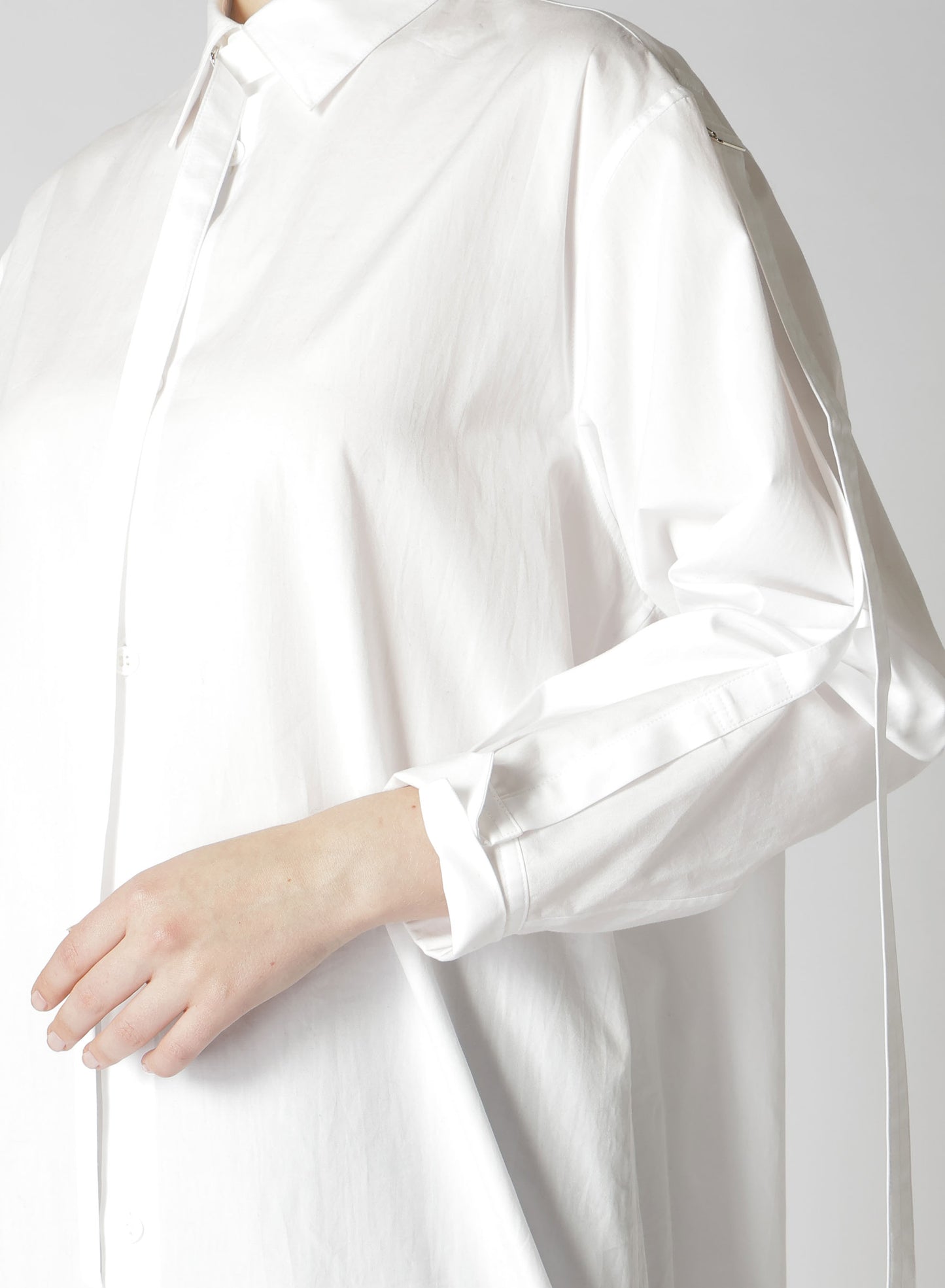 100/2 BROAD COLLAR/SLEEVE OPEN TAB BLOUSE