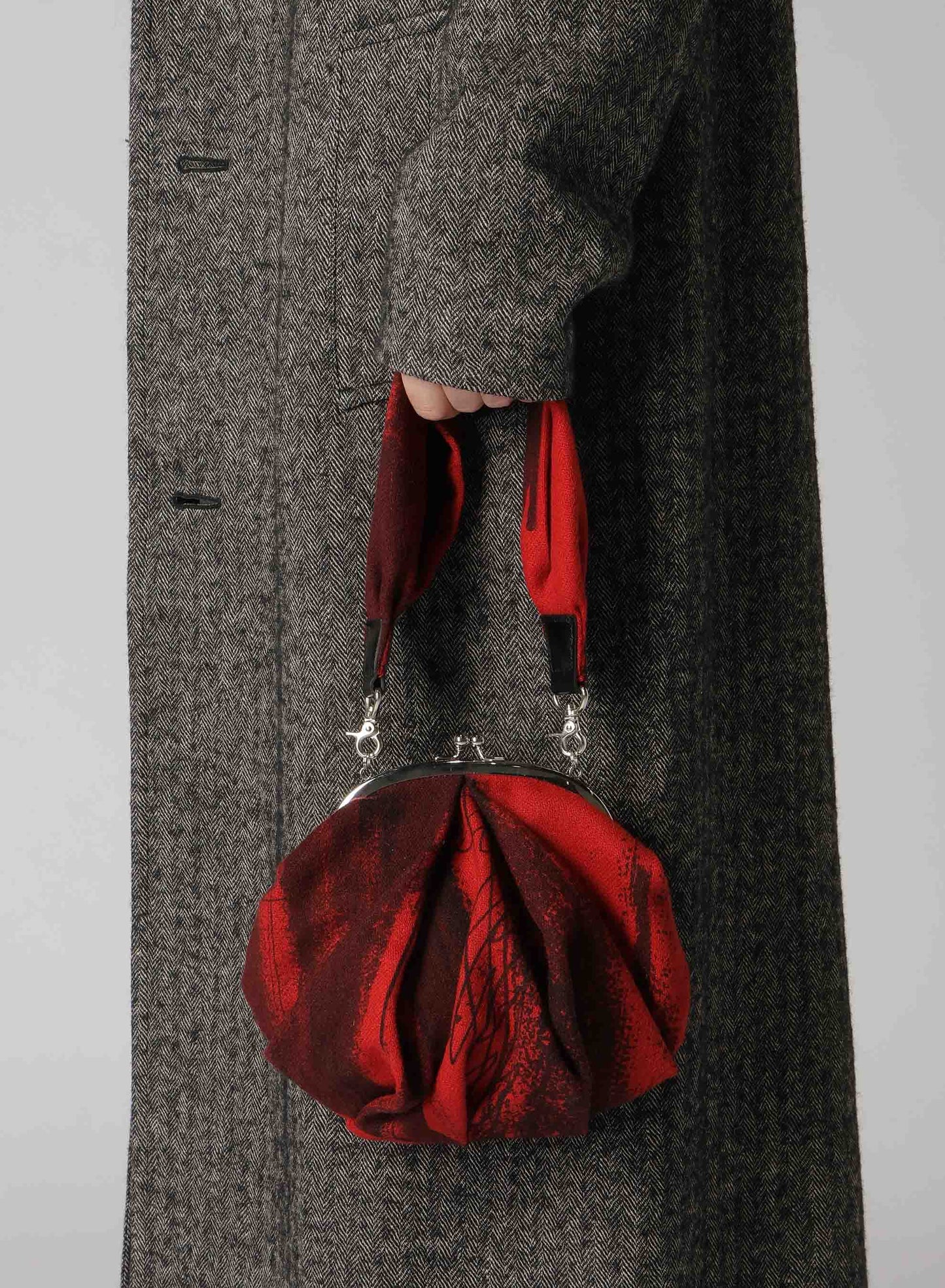 WOOL FLANNEL TUCK CLASP POCHETTE