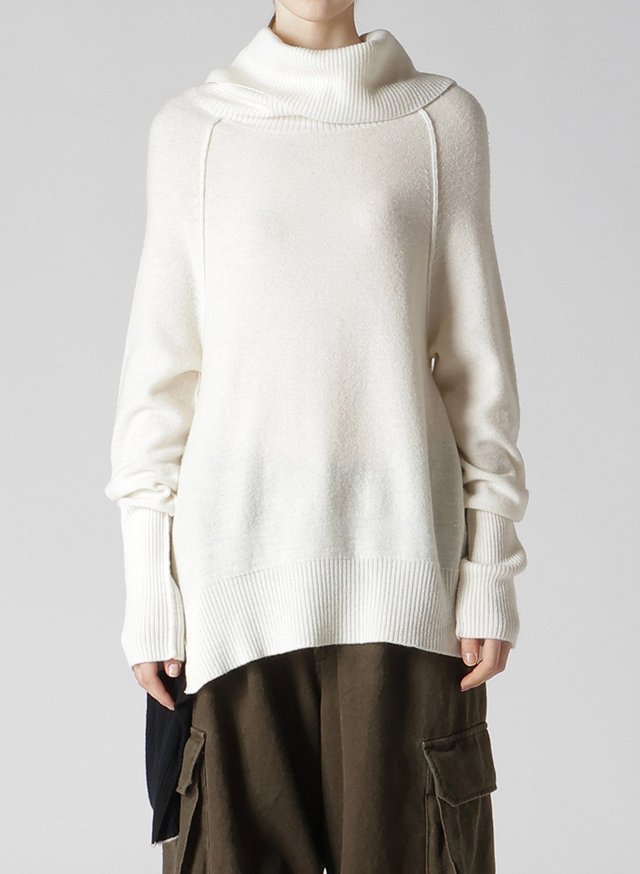 【11/1 12:00(JST) Release】REVERSE STITCHES OFF NECK SIDE DRAPE KNIT