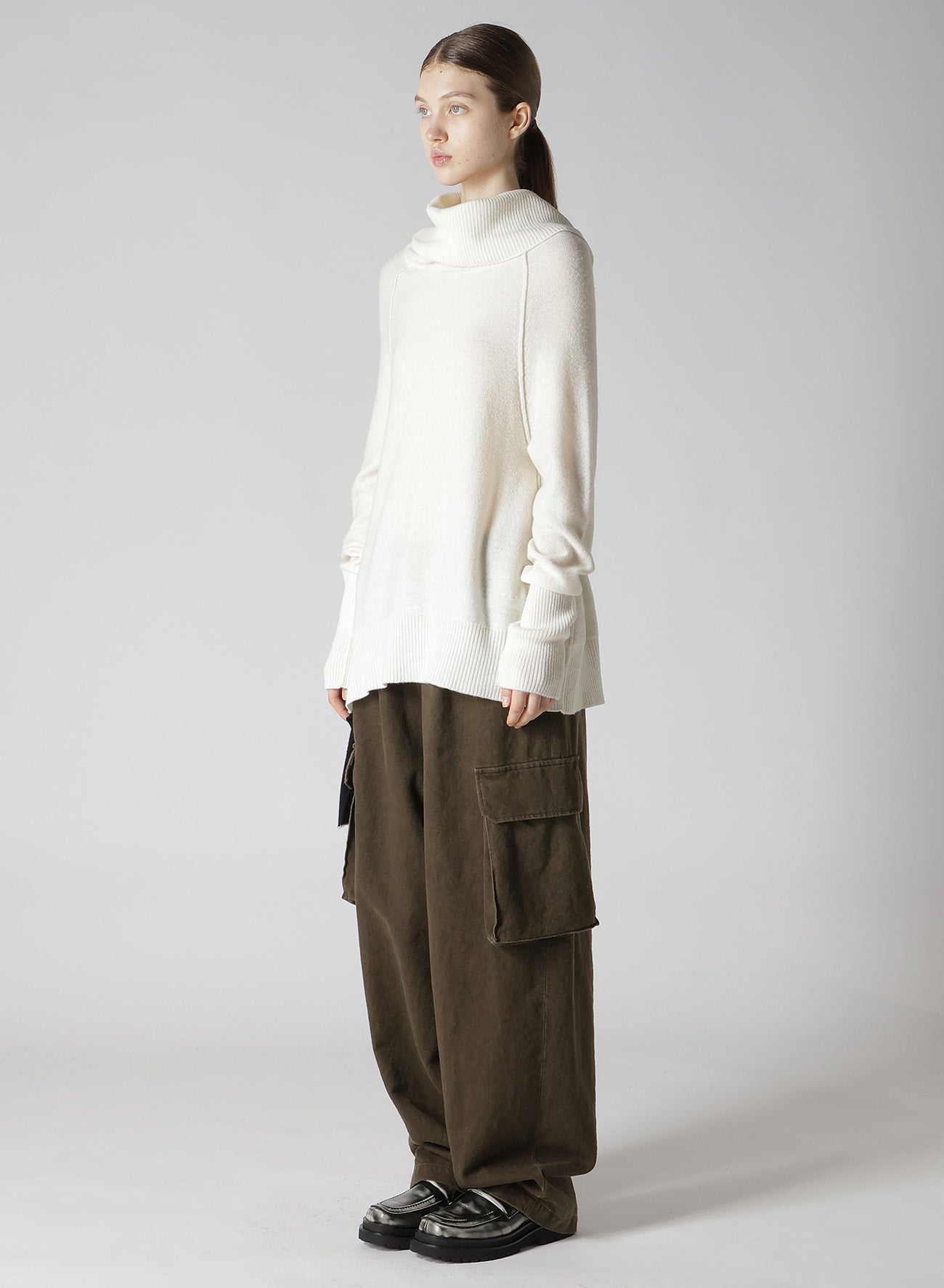 【11/1 12:00(JST) Release】REVERSE STITCHES OFF NECK SIDE DRAPE KNIT