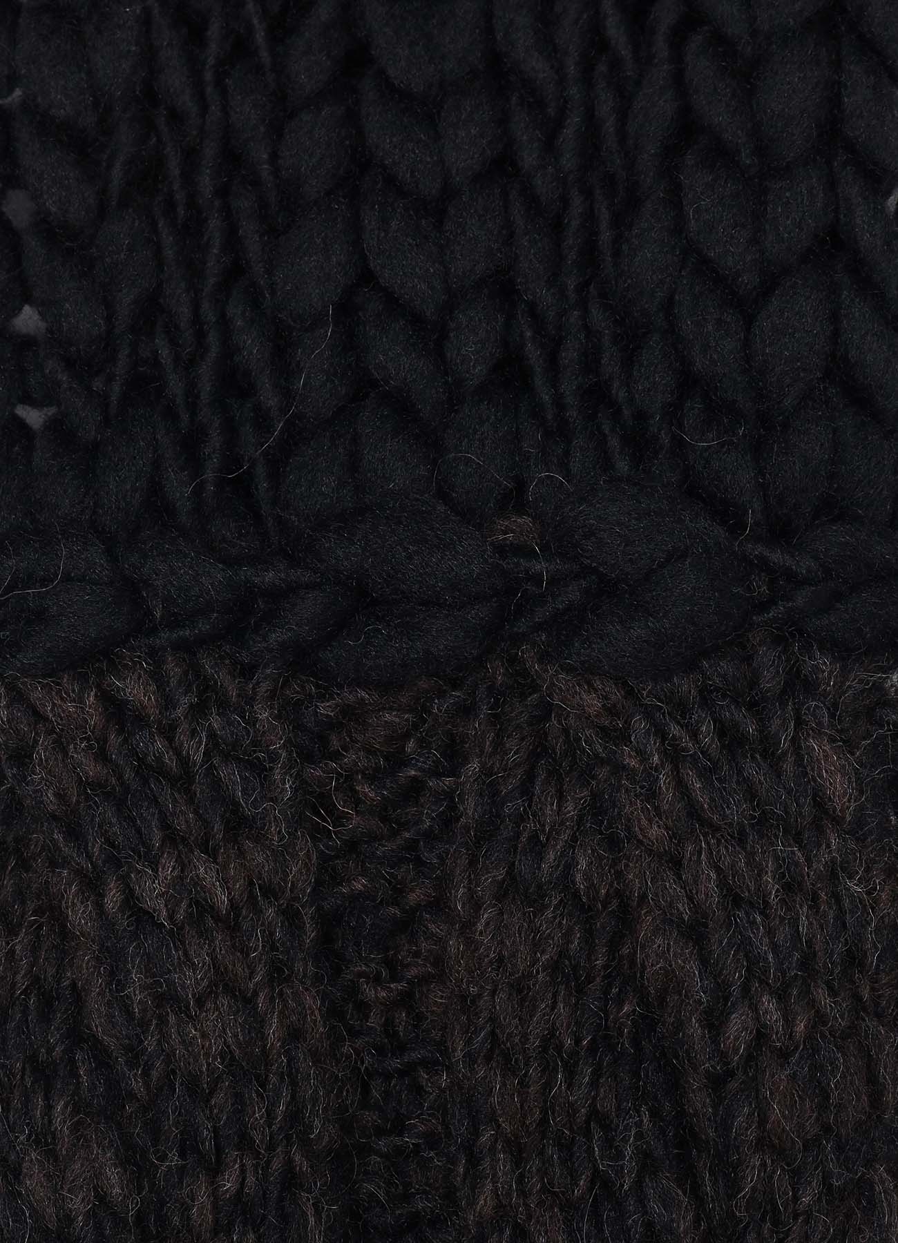 PATCHED KNITTED SCARF