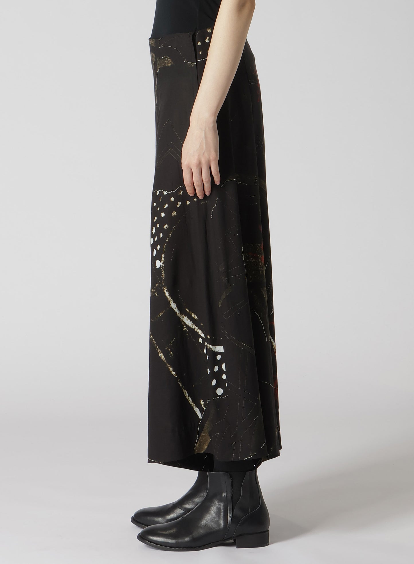 RY/LAWN AFRICAN FLOWER PT ASYMMETRIC FLARE PANTS