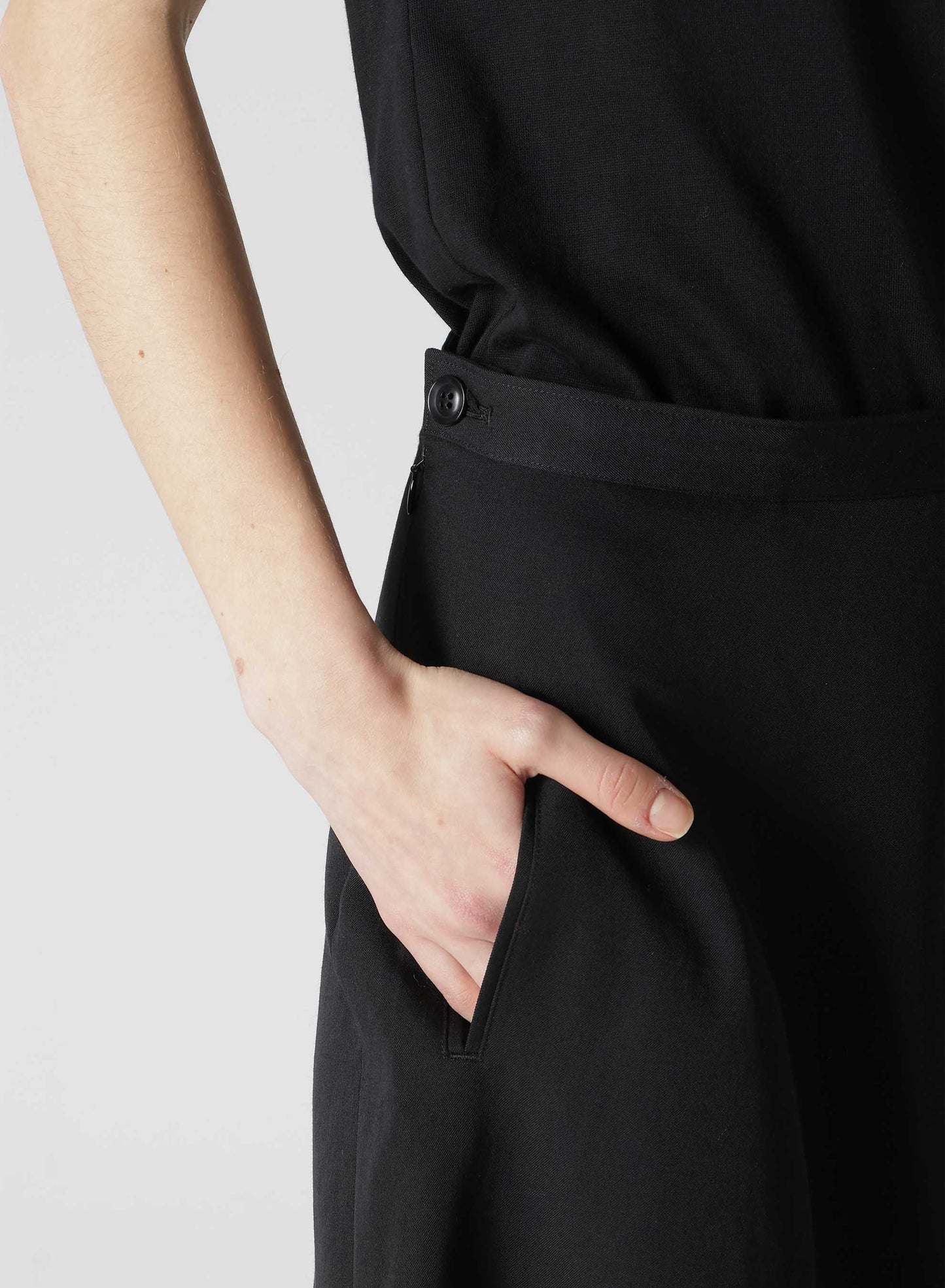 WOOL GABARDINE KA-RIGHT SIDE DOUBLE SKIRT PANTS