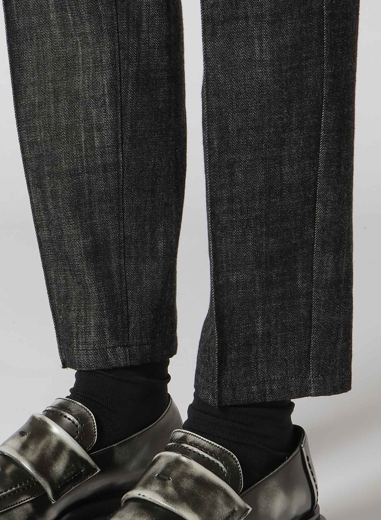 8OZ SOFT DENIM PIN TUCKED SLIM PANTS