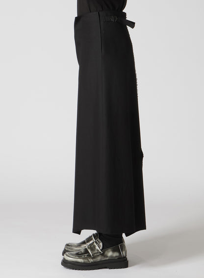 RY/W GABARDINE LEFT SIDE PATCH SKIRT PANTS