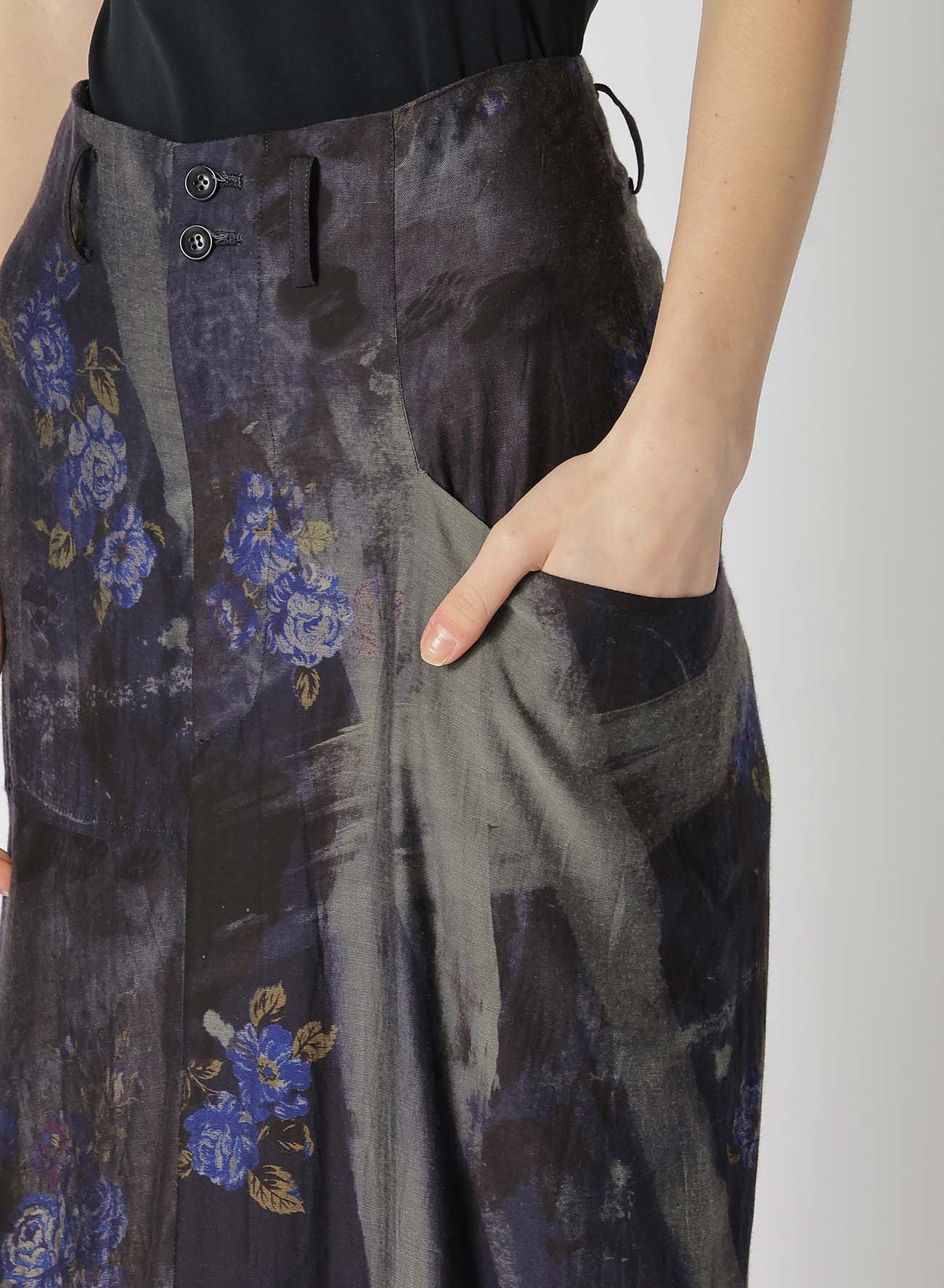 CU/ TWILL STEPPED ON FLOWER PT ASYMMETRIC LONG SKIRT