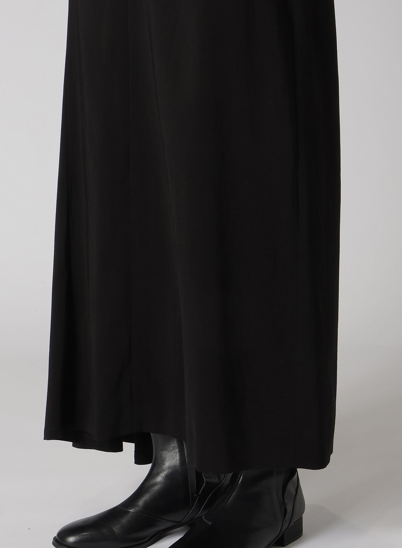 HARD TWISTED GABARDINE RIGHT SIDE FLARE SKIRT