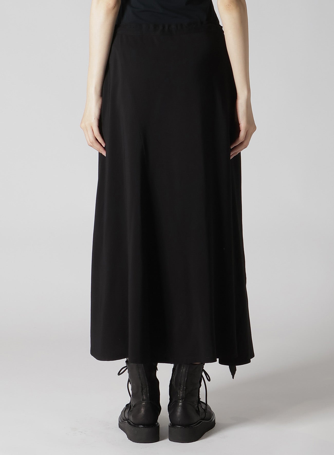 HARD TWISTED GABARDINE RIGHT SIDE SLIT FLARE SKIRT