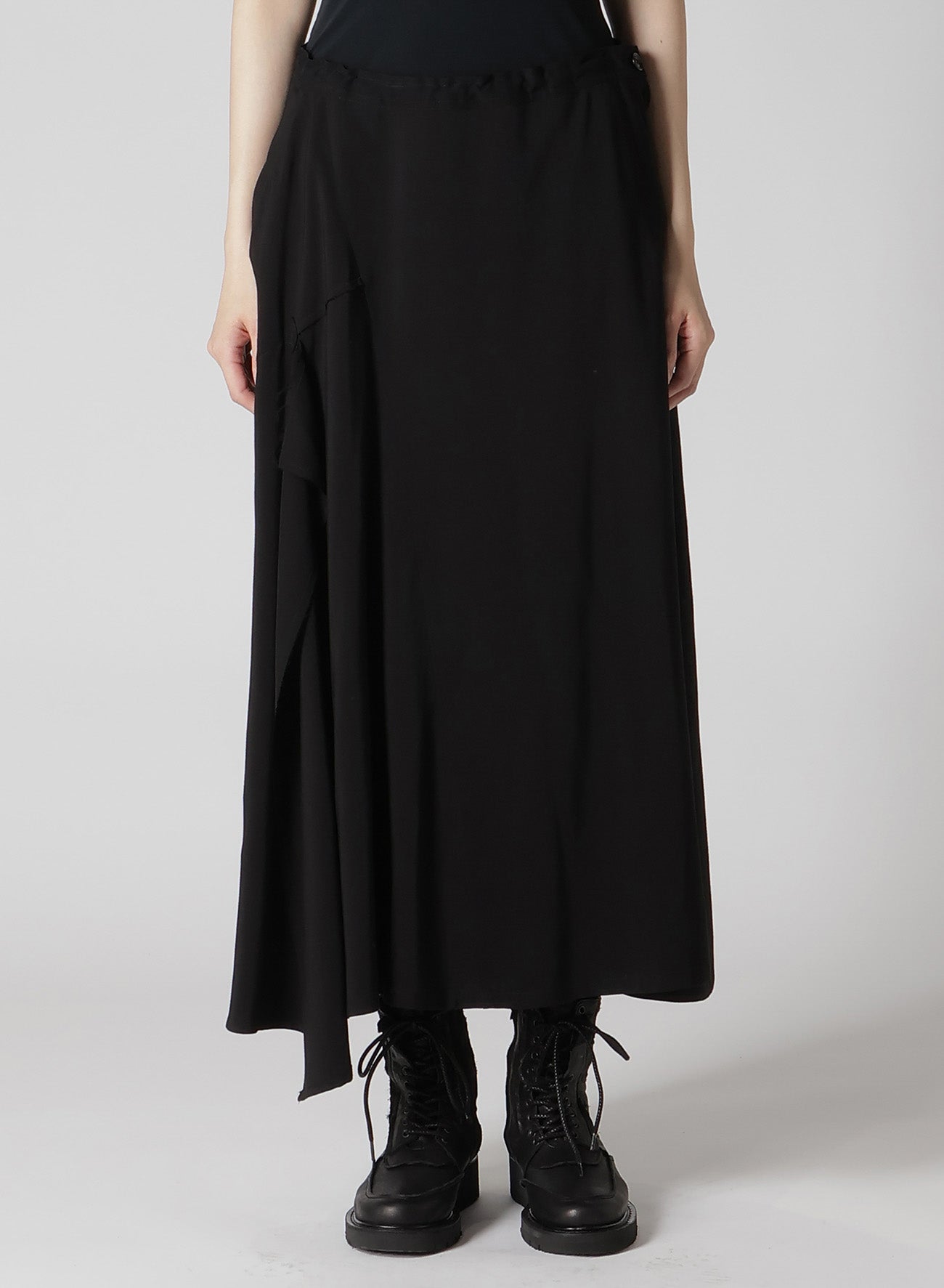 HARD TWISTED GABARDINE RIGHT SIDE SLIT FLARE SKIRT