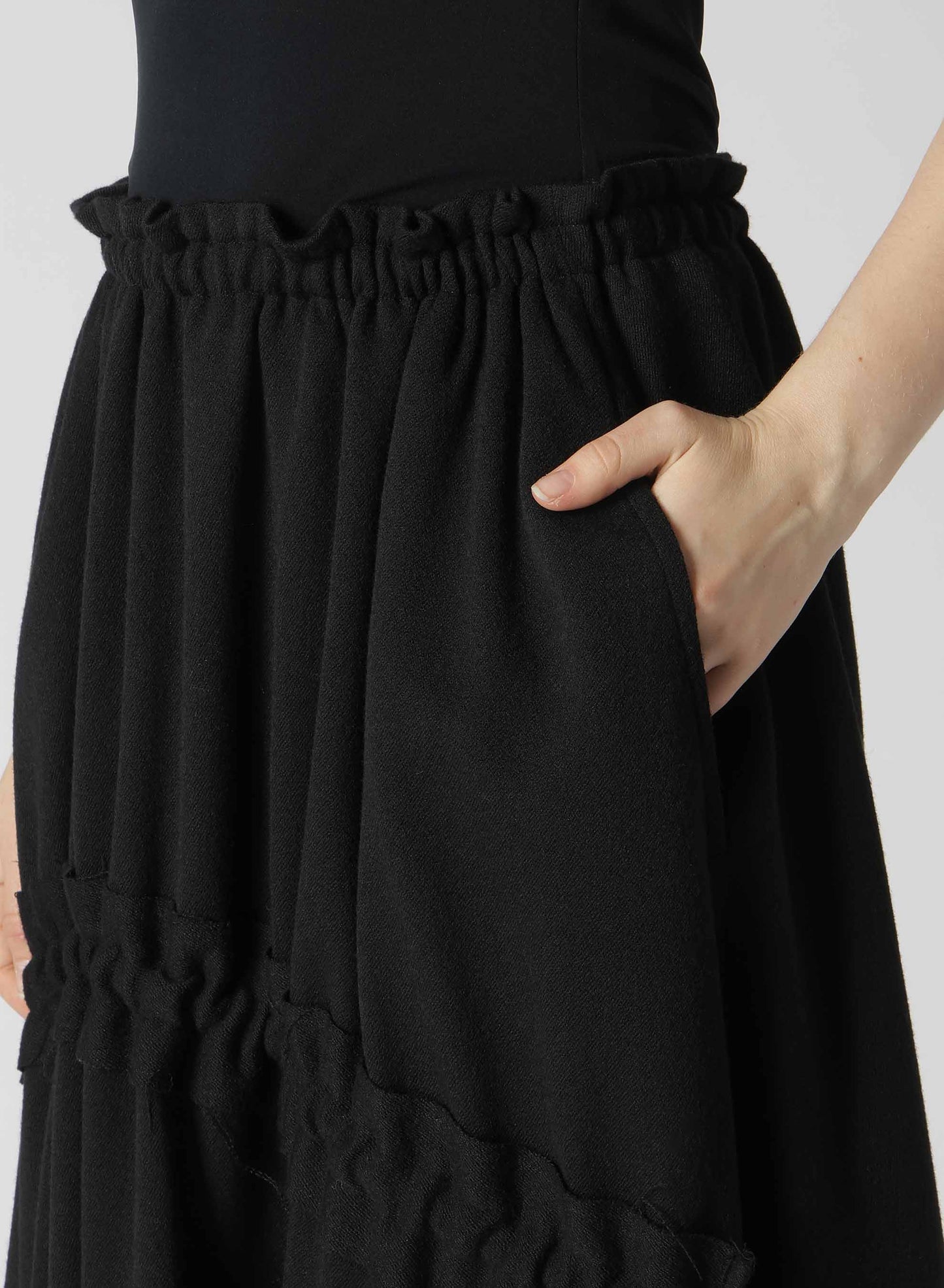 【10/4 12:00(JST) Release】STRETCH FLANNEL SHIRRING SKIRT