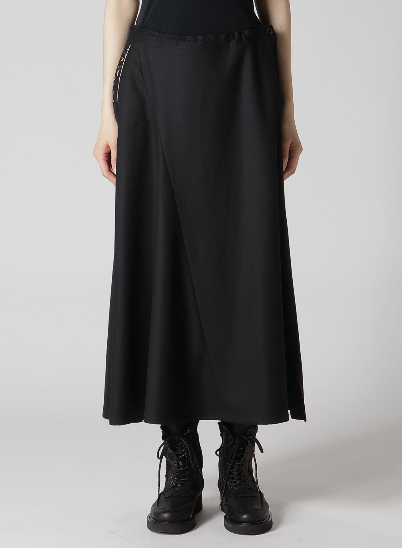 W/ FLANNEL HAND STITCHED ASYMMETRIC FLARE SKIRT