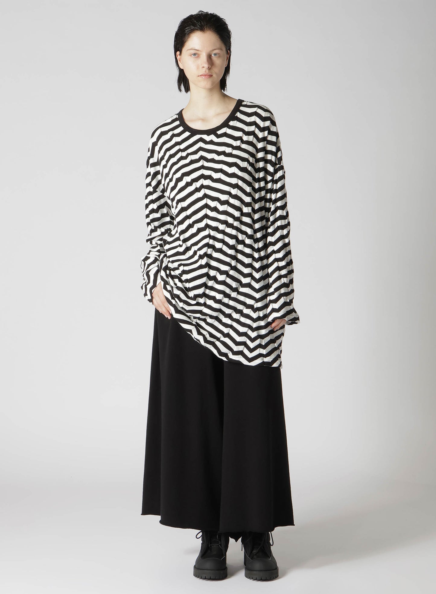 GEOMETRY LINKS STITCH STRIPED ASYMMETRIC OVERSIZED LONG SLEEVE T