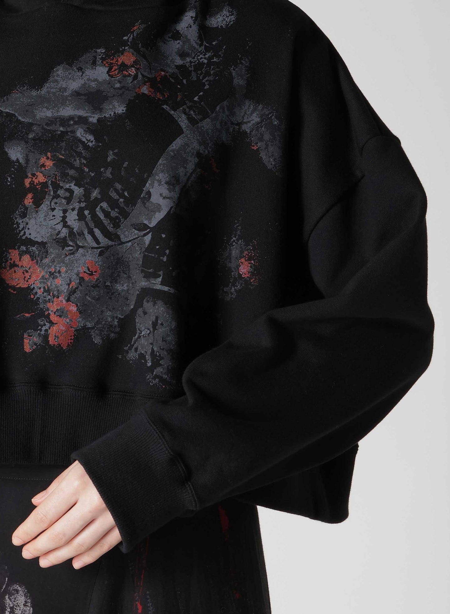 FLOWER + FOOTPRINT CROPPED HOODIE