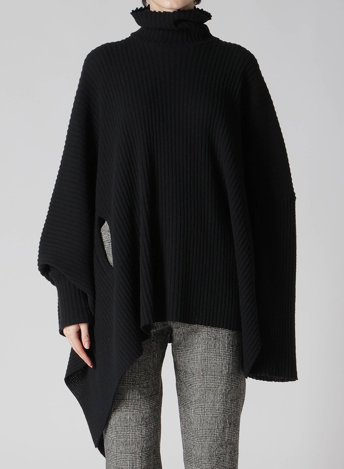 RIBBED UNBALANCED PONCHO