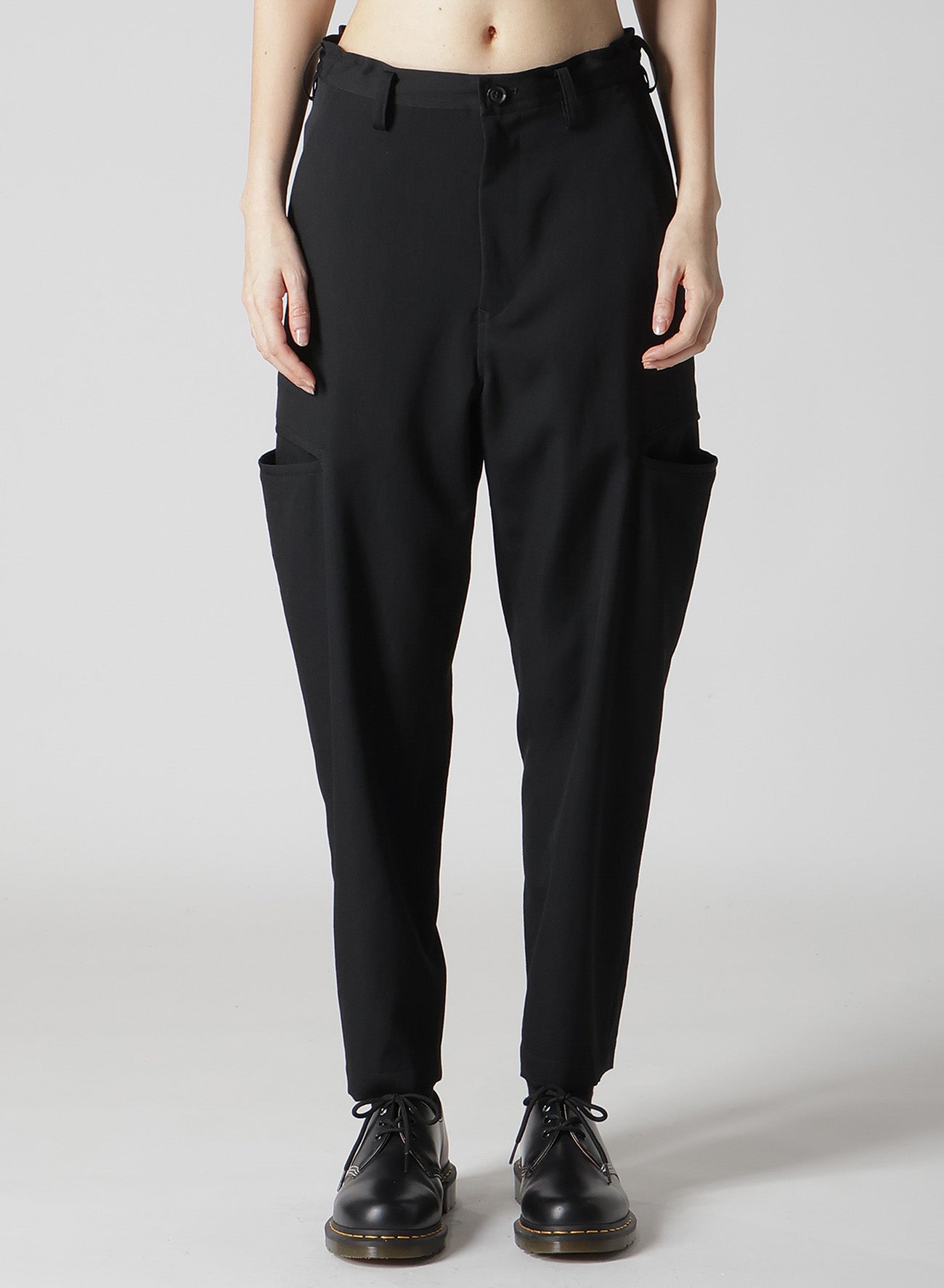 WOOL GABARDINE TAPERED PANTS