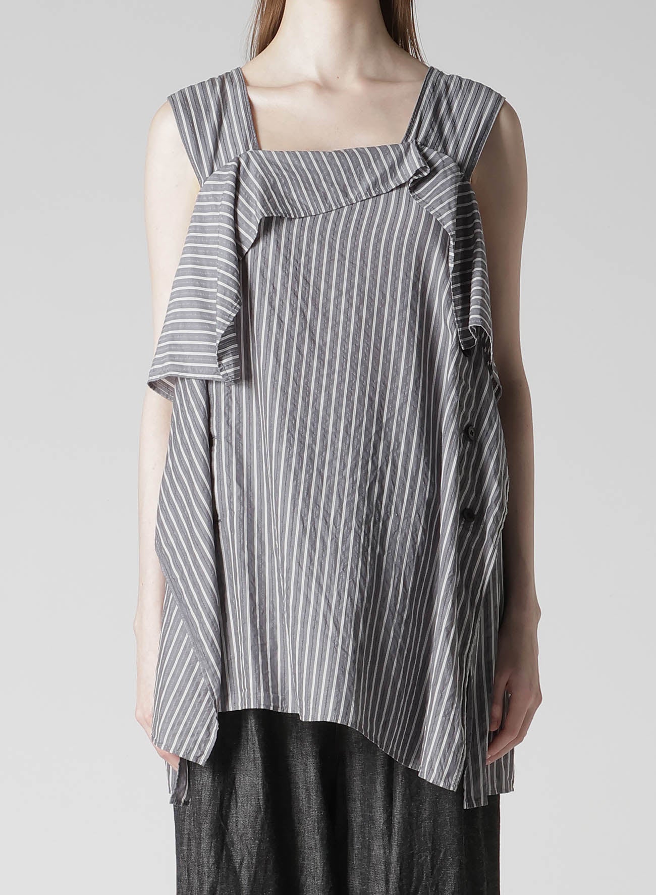 CELLULOSE STRIPE FLARE SLEEVELESS BLOUSE
