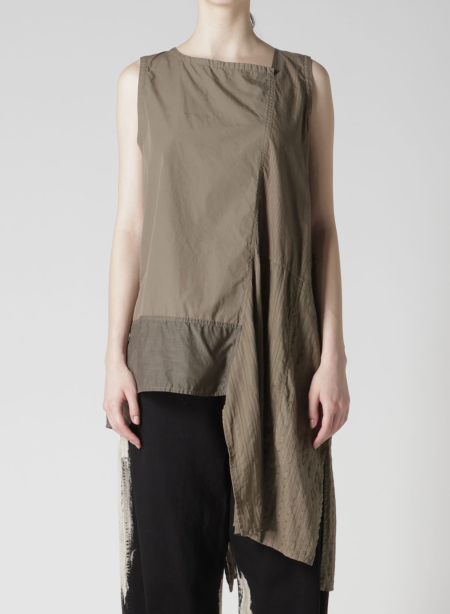 PATCHWORK ASYMETERIC SLEEVELESS BLOUSE