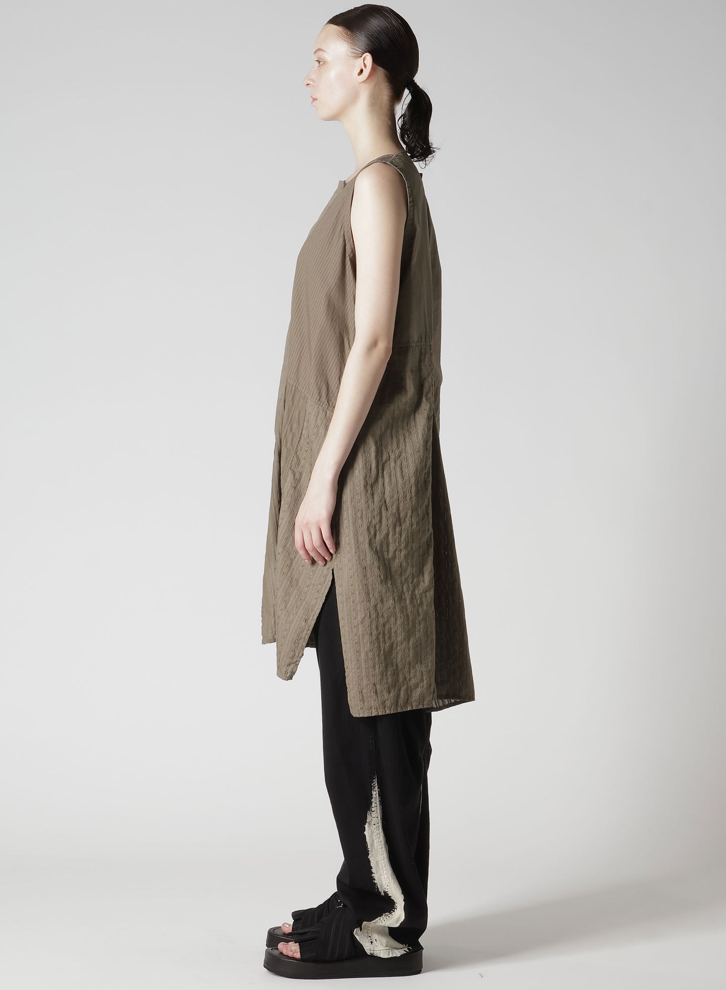 PATCHWORK ASYMETERIC SLEEVELESS BLOUSE