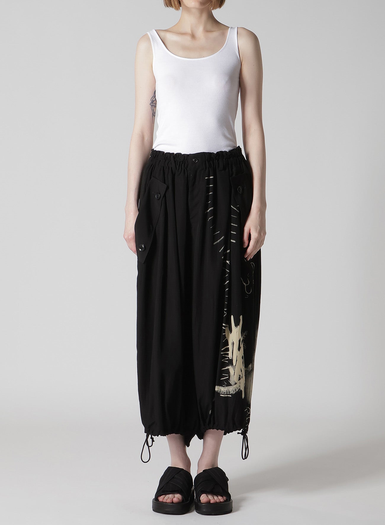 CUPRO DUNGAREE "Y" PRINT ELASTIC-WAIST PANTS